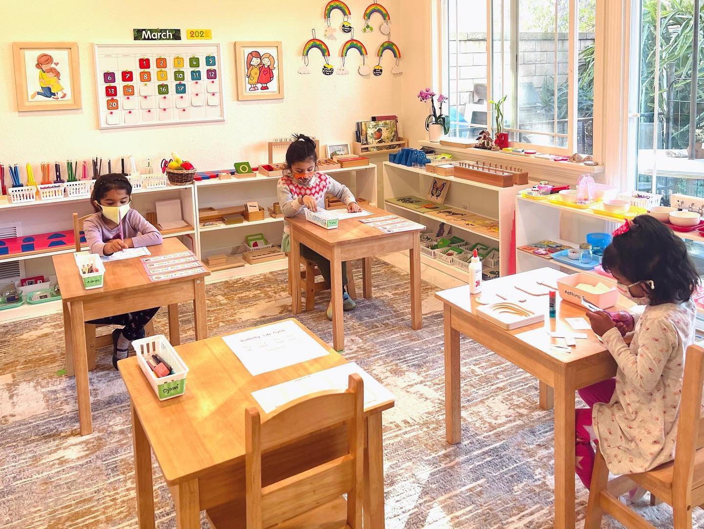 Good morning and #HappyMonday from Bright Minds! We&rsquo;re starting off the morning with Language work followed by Stages of Life! 😊 #montessorilearning #montessoriathome #brightmindslakeforest 

#mondayfunday #montessoriactivity #schoollife #mont