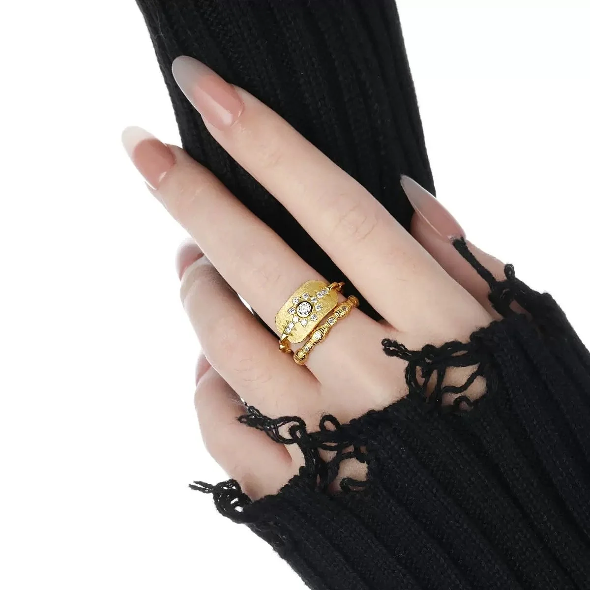 Join the waitlist and check it online. 

#ootd #ootdjewelry #jewelry #jewelryaddict #jewelryforsale #jewelrydesign