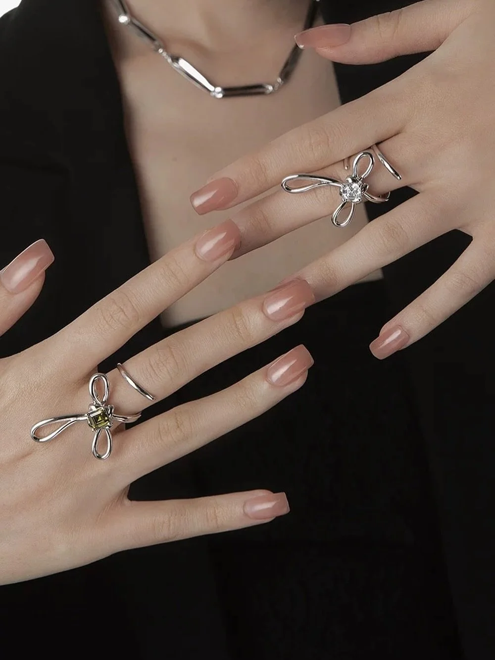 Love the bow ring 💍.

#ring #bowring #bowsforgirls #jewelry