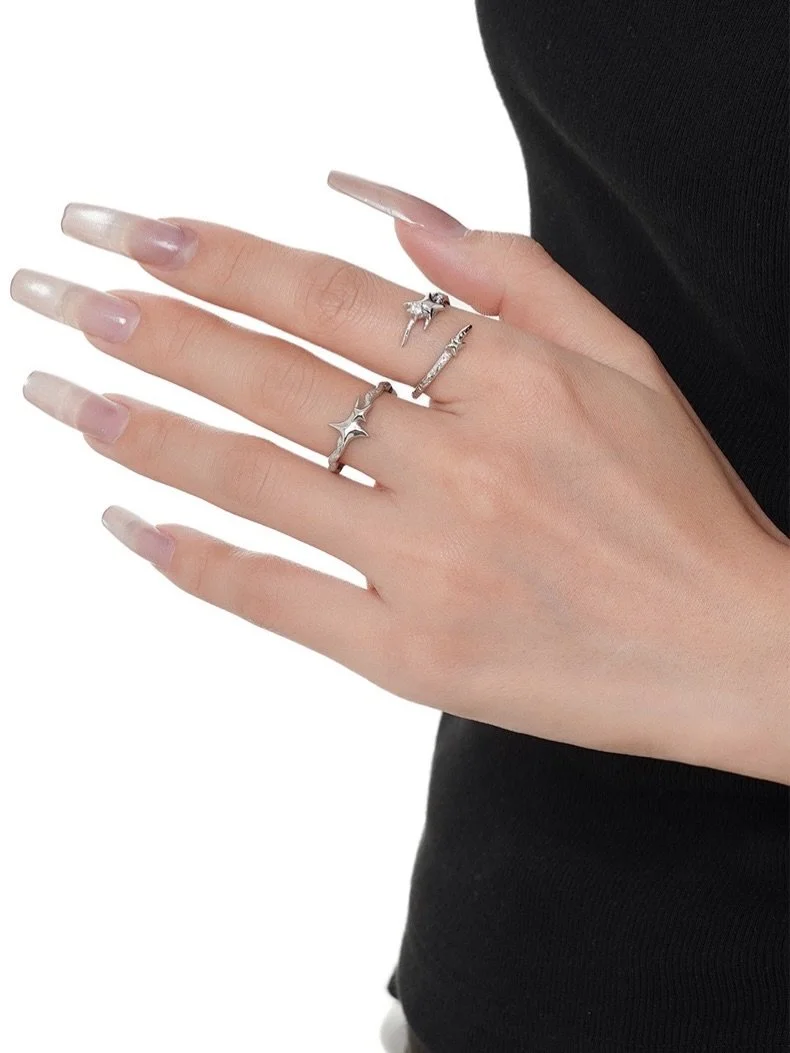 Orbit Collection.

#starring #handmadejewelrydesign #handmadejewelry #jewelrydesign #oneninthstudio