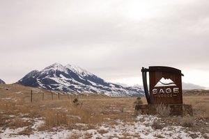 Winter Elopement at Sage Lodge, Montana: Zach and Gloria's Intimate Wedding Story — Alyssa