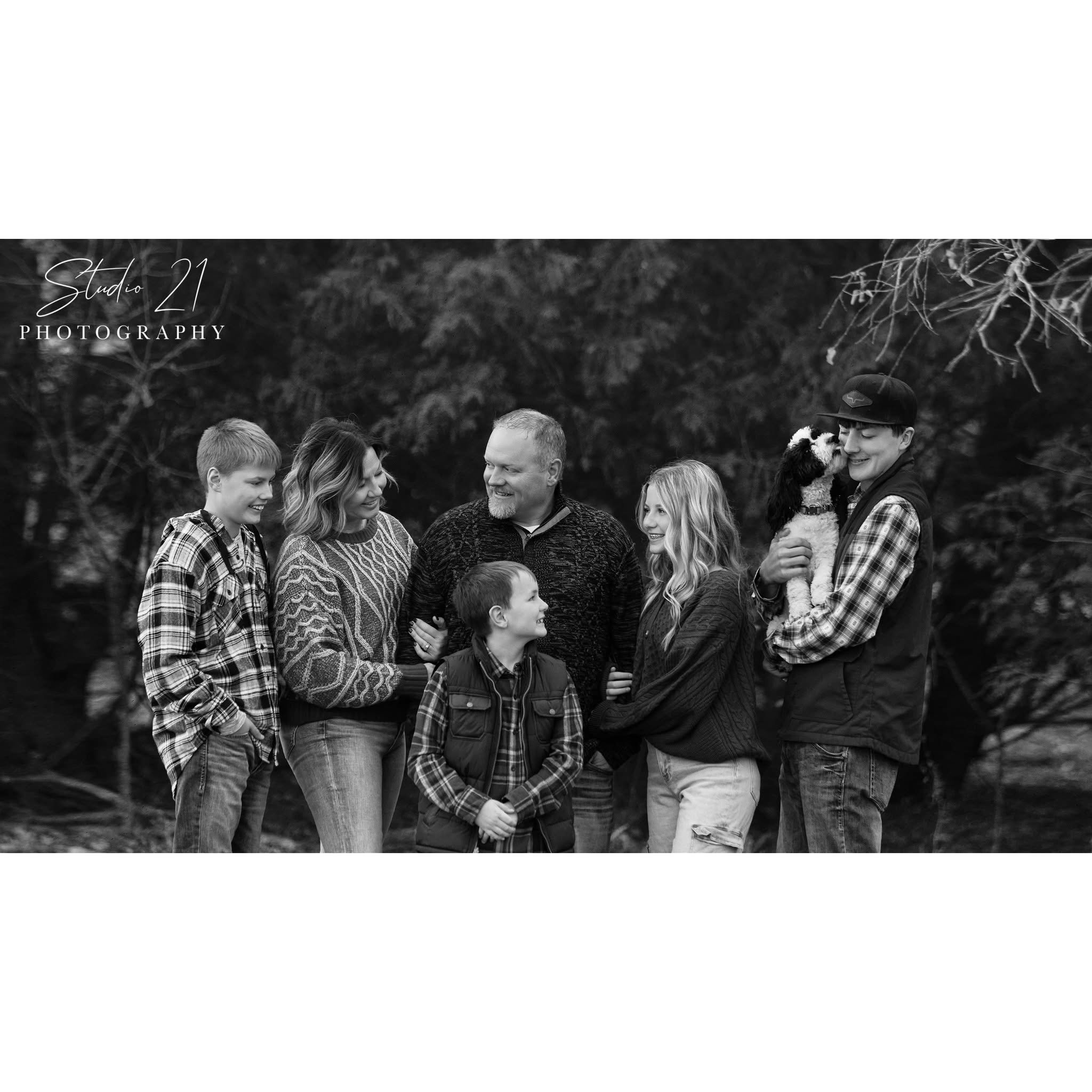 Senior year is the last time everyone is truly together before your child begins their next adventure. To make the most of their senior year, our Senior Experiences include a complimentary 45-minute family session.

This addition is all about giving 
