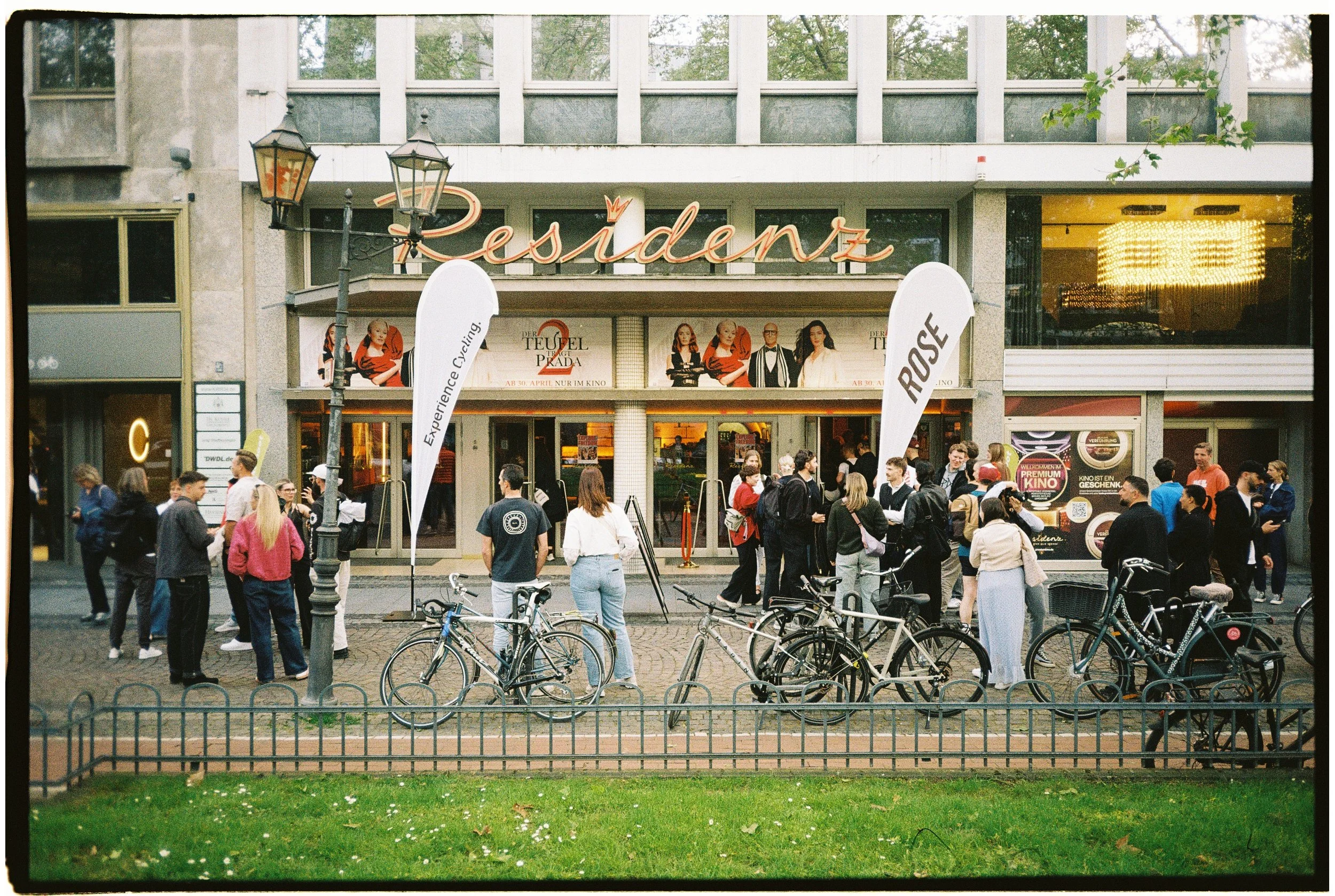 R1-09222-008A.JPG