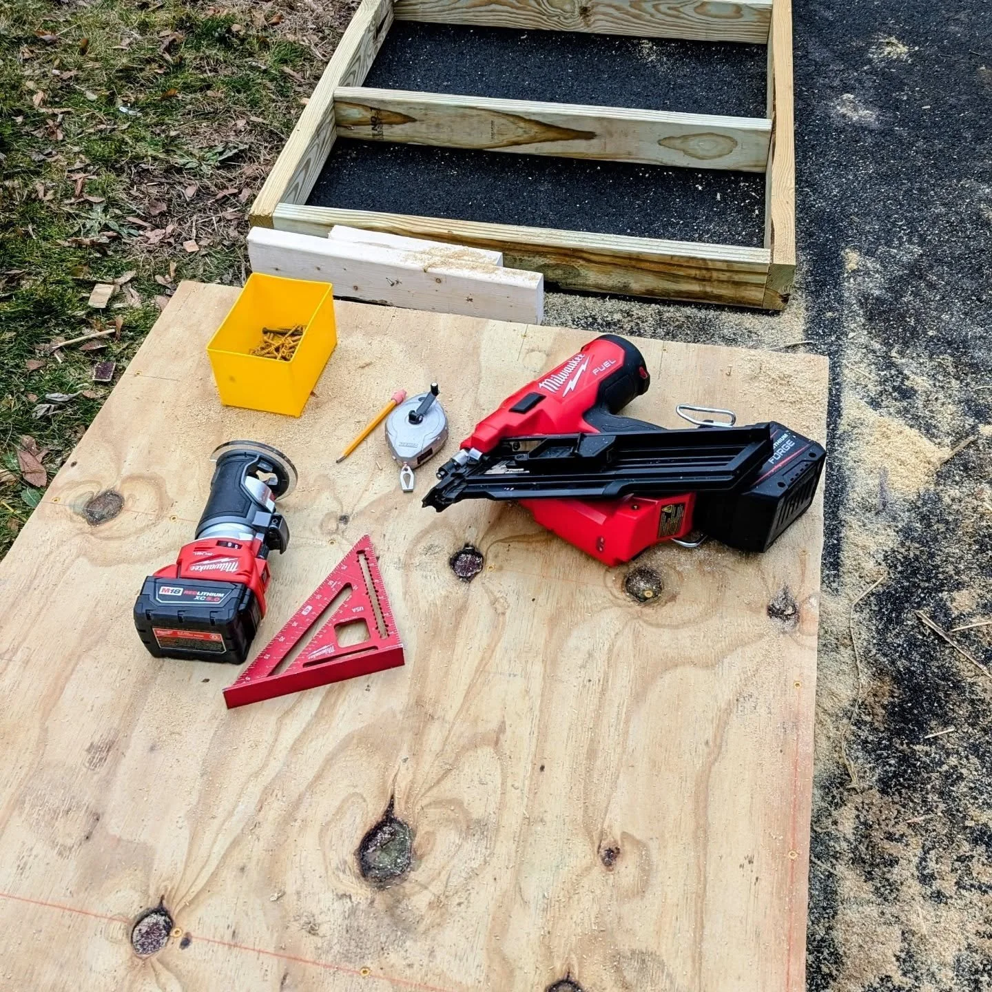 We have been working on two mobile enclosures (mini sheds on wheels) for compost collection as part of a collaborative project with @zerowastecd 

This project will bring a compost collection site to Colonie, NY. These units will house three 32 gallo