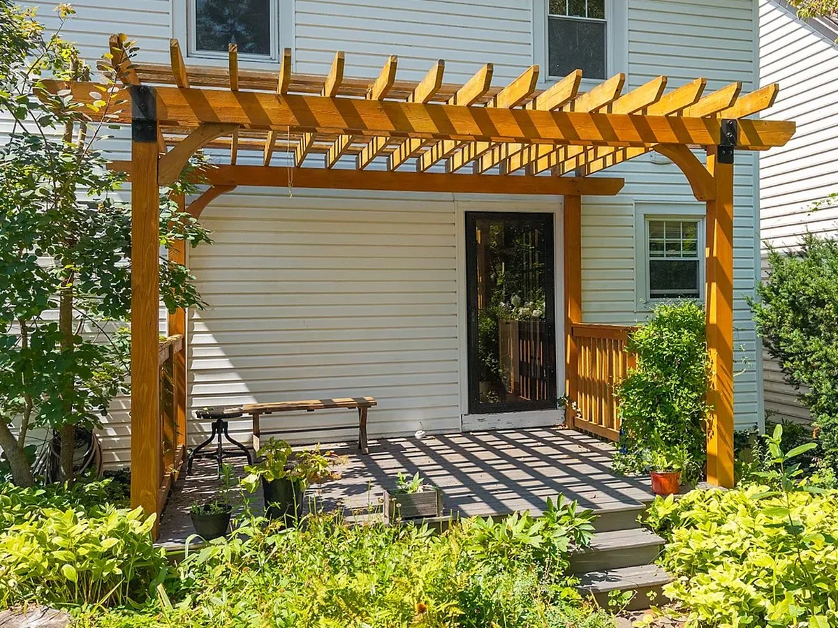 Pergola and deck rebuild and refinish ...