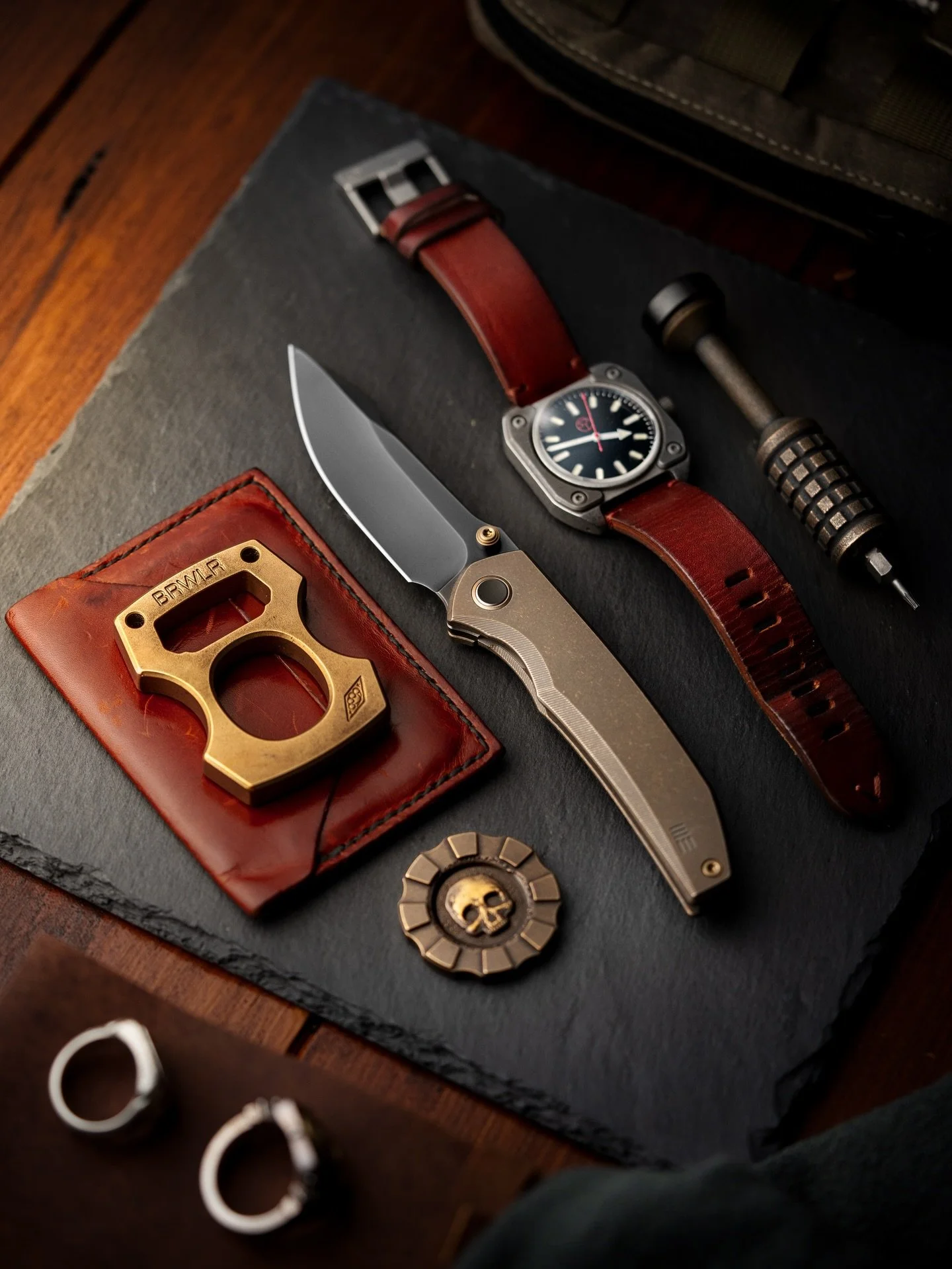 Some days feel like someone pressed shuffle on my whole routine and the chaos actually makes the day feel better. I stepped outside and everything felt slightly off in a way that made me pay attention, the light had a different tone, the air carried 