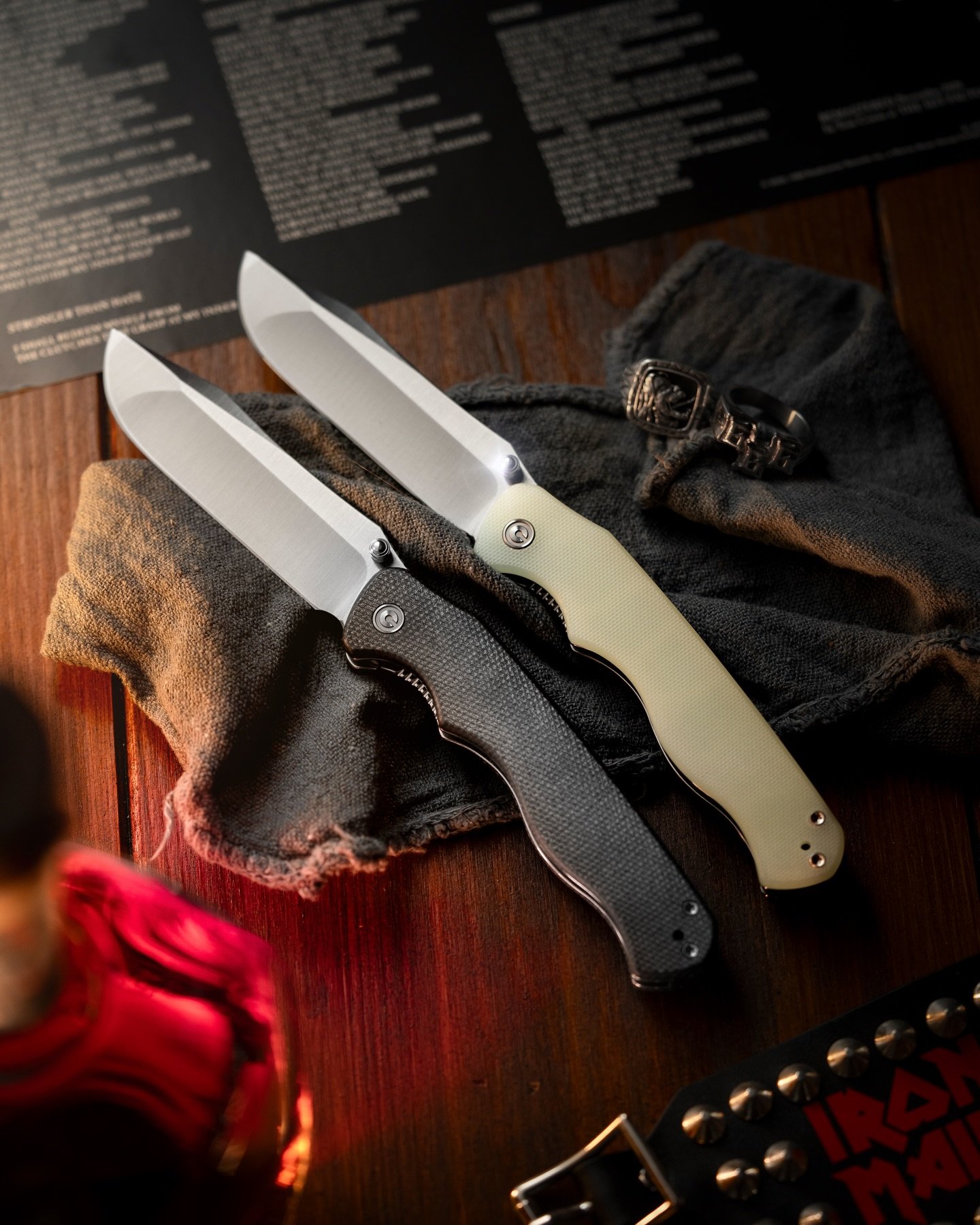 It might be a long shot, but where are the metal heads hiding here, any fellow headbangers scrolling by. 
Here I am, still enjoying the Civivi Headbanger, admiring it while spinning records that deserve to be played loud. 
.
Not gonna lie, I am daydr