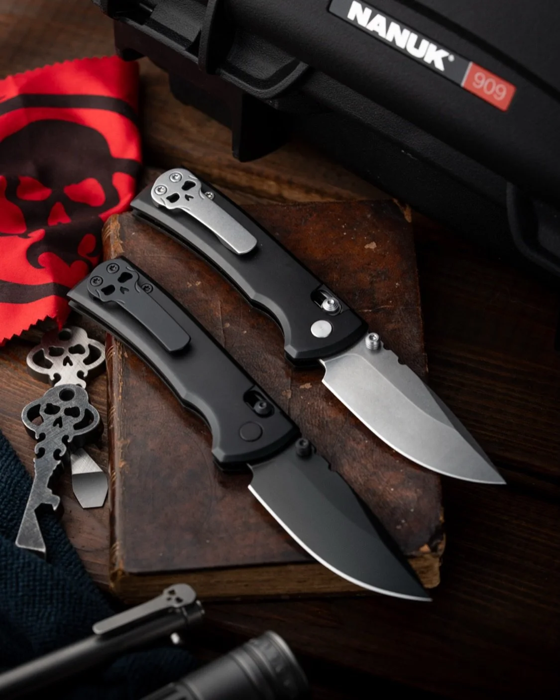 Some days there are not many words, and nothing else to add. Just wanted to leave a photo here of this phenomenal piece by @chavesknives .

Hope you all have a great weekend.