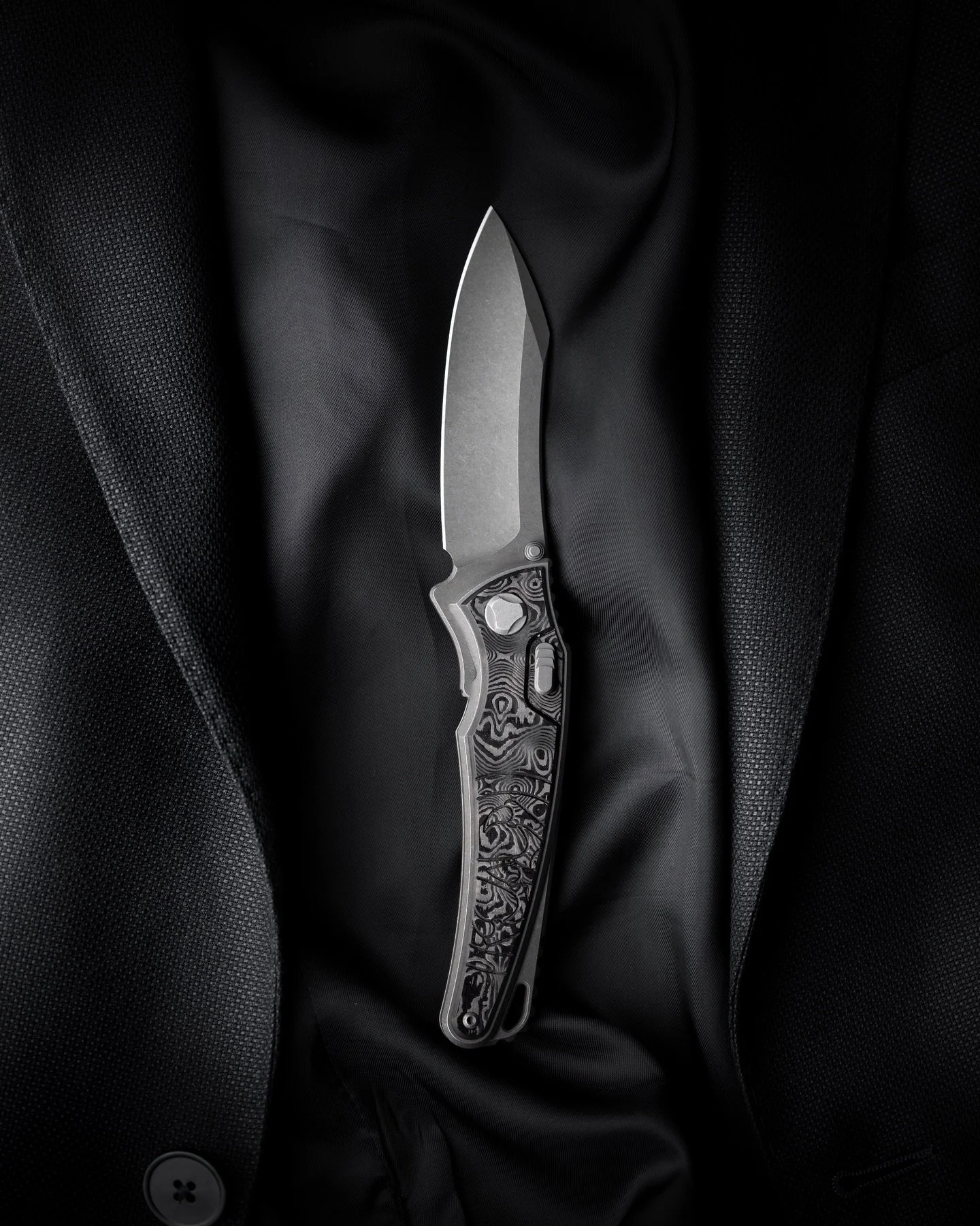 This weekend I spent most of my time on planes and in airports: Madeira to Lisbon to LA.
.
Next stop: Boise, Idaho.
.
Can&rsquo;t wait to see what @hawkknives is bringing to Blade Show Texas.
&hellip;
..
.
#edc #everydaycarry #edcgear #hawkknives #da