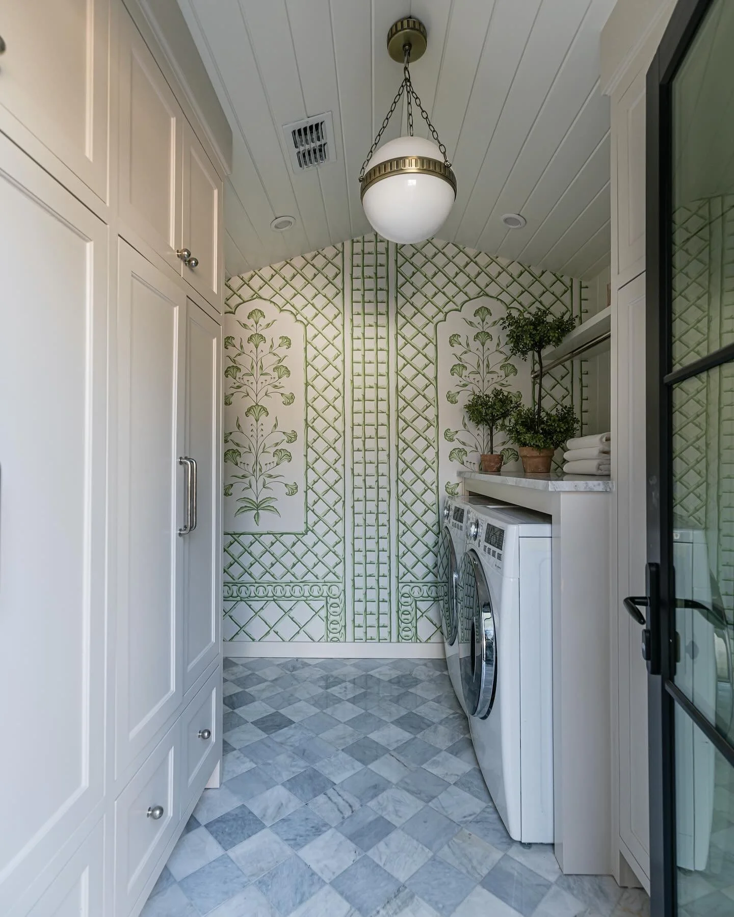 New dreamy storage and laundry room combo at one of our Dallas projects 😍