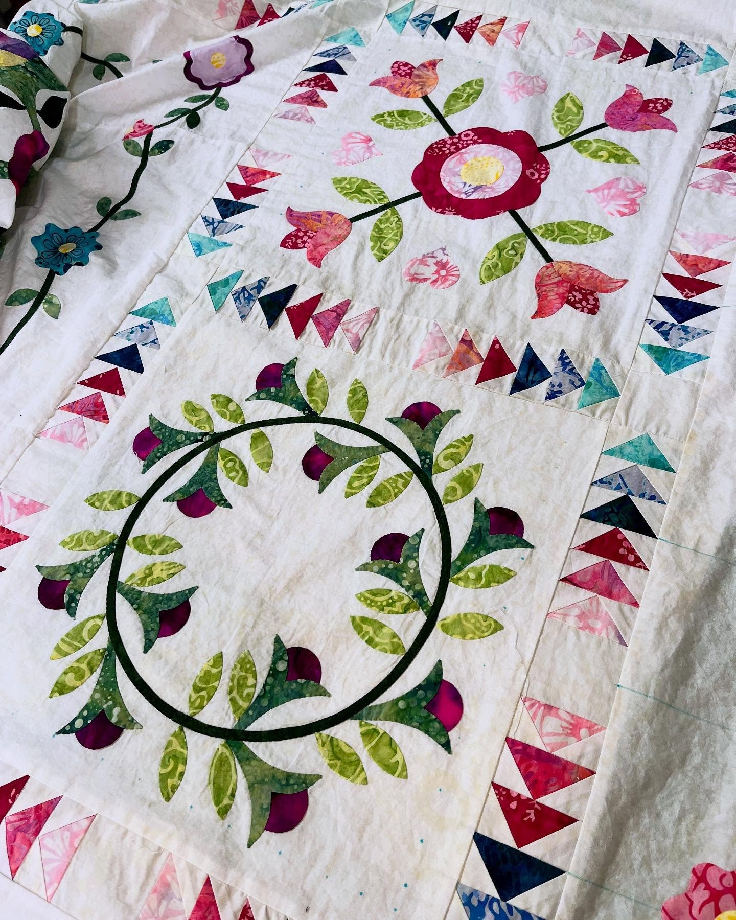 A Finished Appliqué Quilt Top: What Worked, What I’d Change, and What I Learned