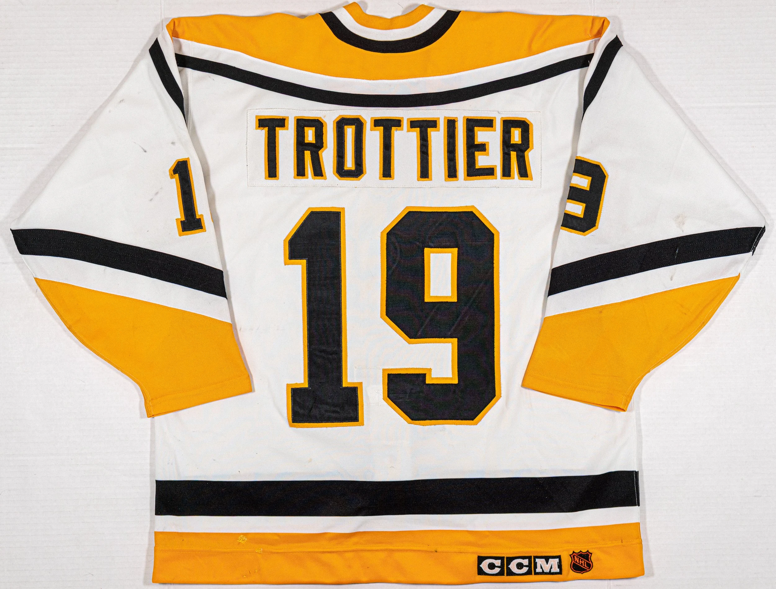 1993-94 Brian Trottier Set 1