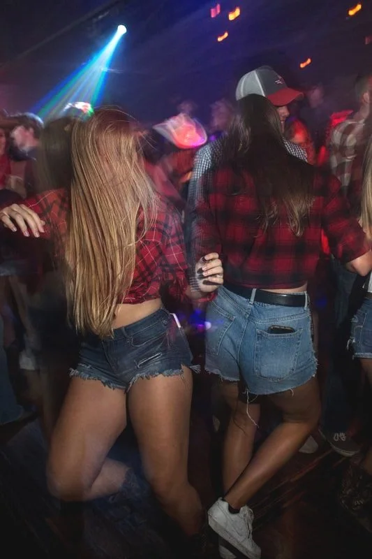 Delta Zetas dance at their western-themed function.