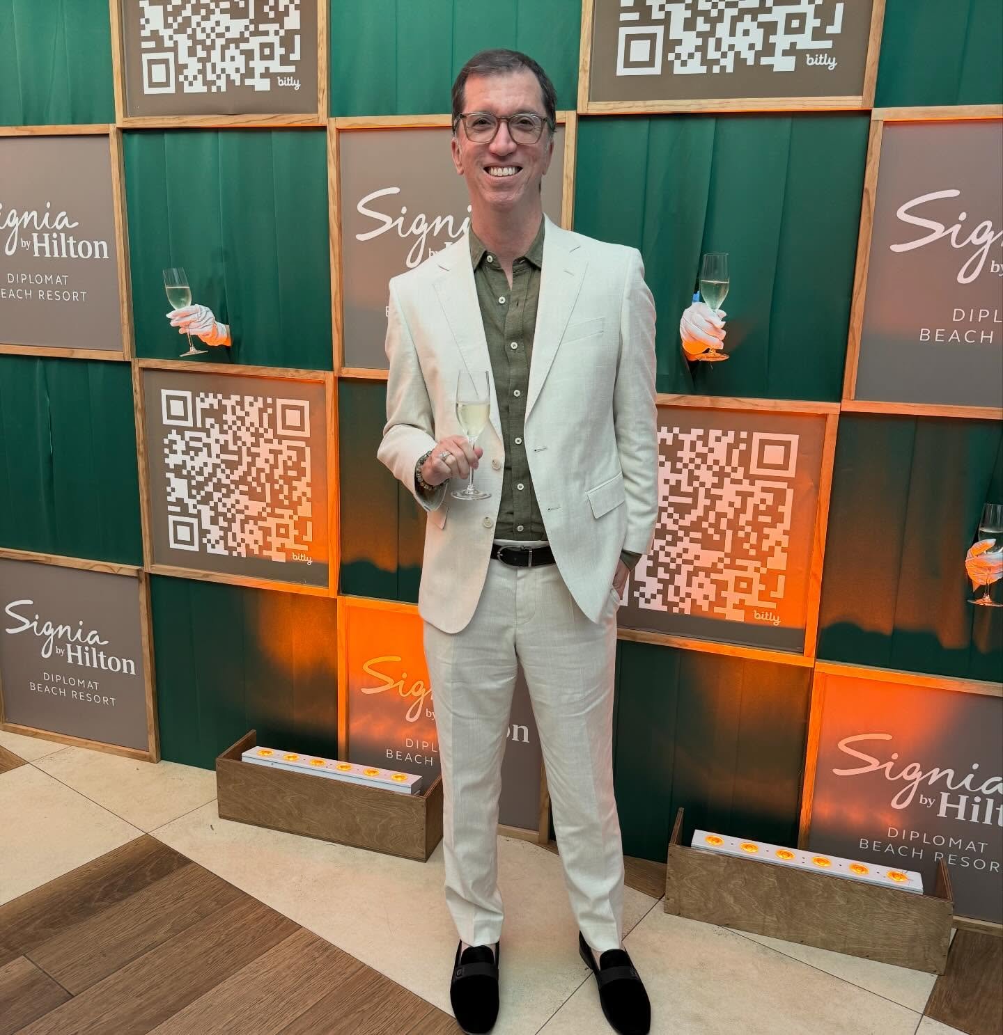Thank you to @signiadiplomatresort for the invitation to experience the $80 million dollar relaunch of their beautiful property. 

Great food, ocean breezes, and Paris Hilton dj&rdquo;ing the festivities. Truly an epic way to kickoff a new chapter in