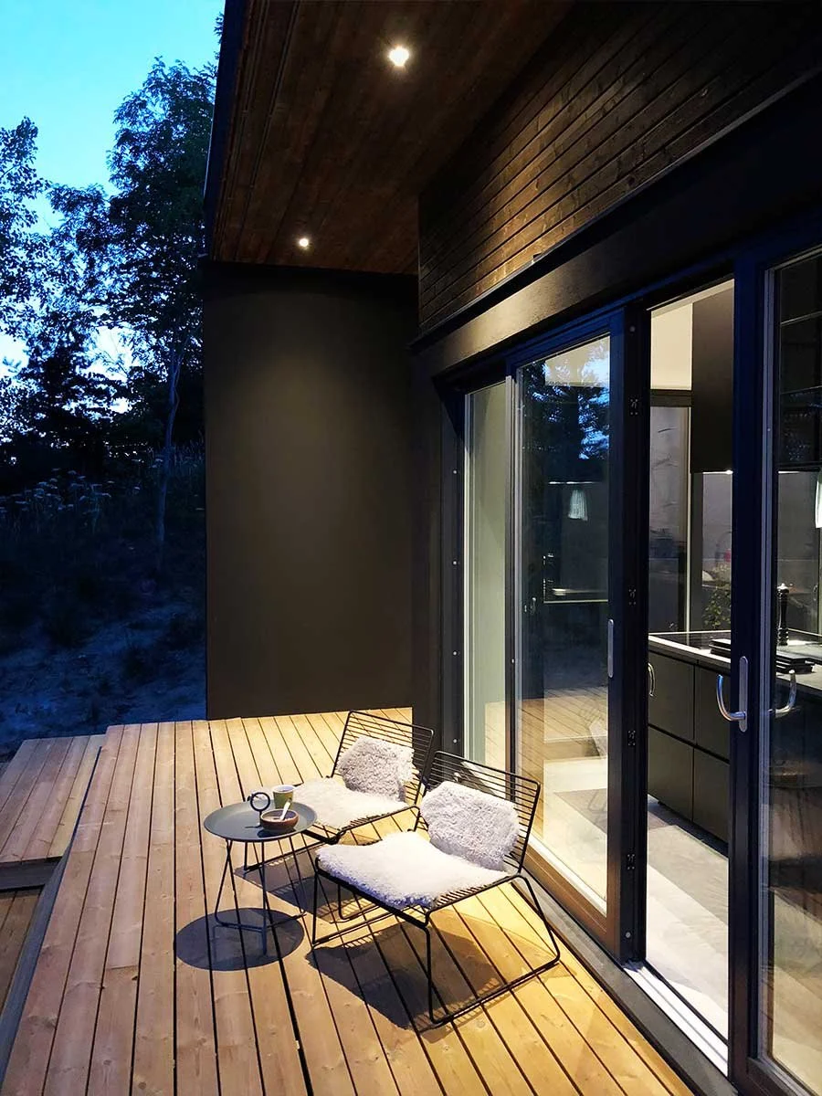 Loderup-Exterior-deck-night.jpg