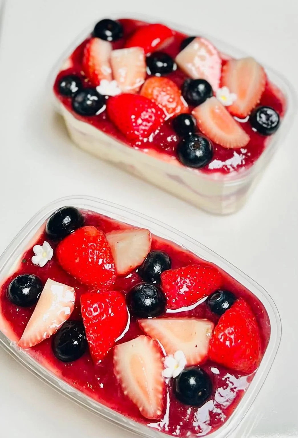 Tiramisu berries