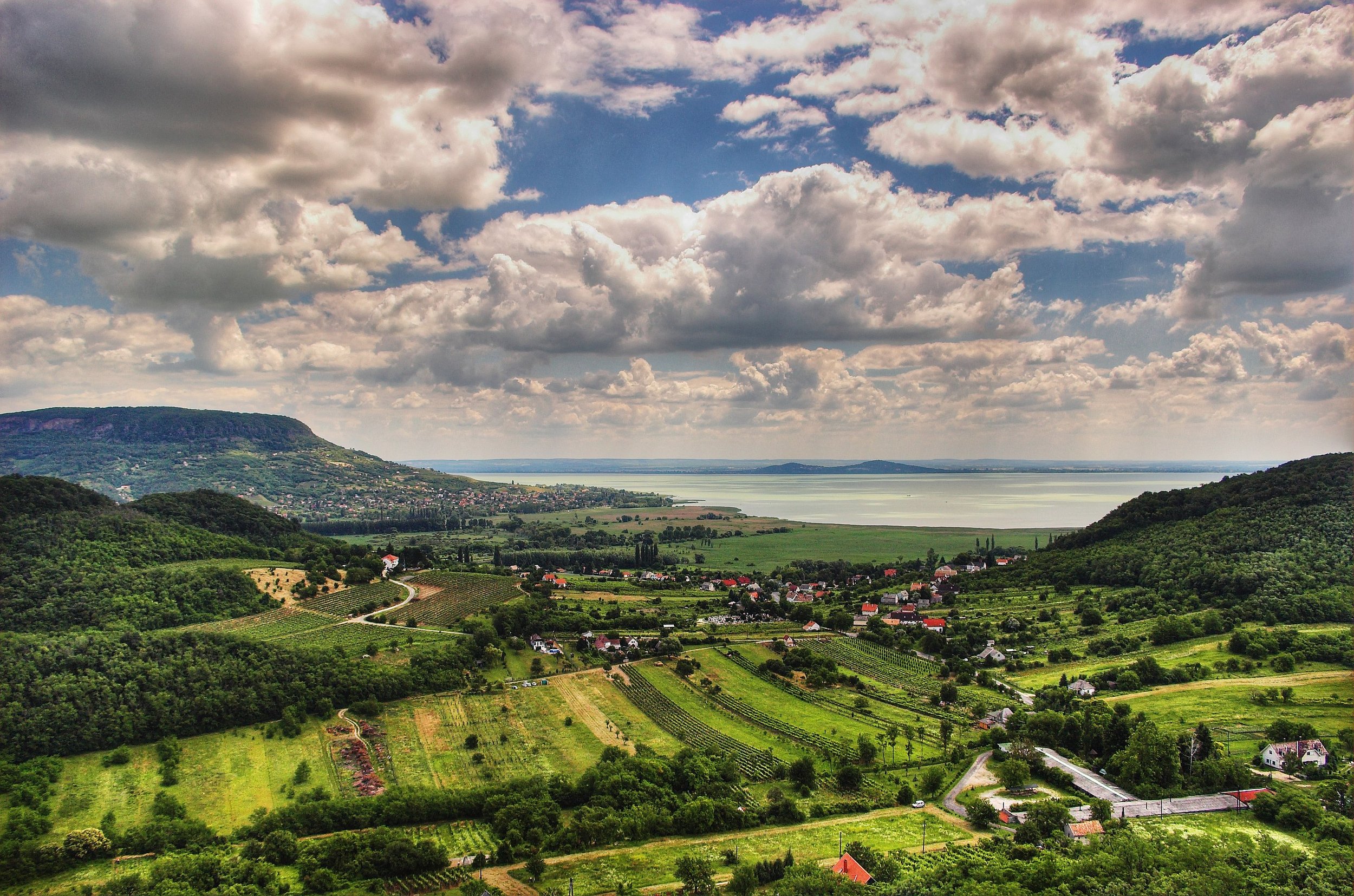 2560px-Balaton_Hungary_Landscape.jpeg
