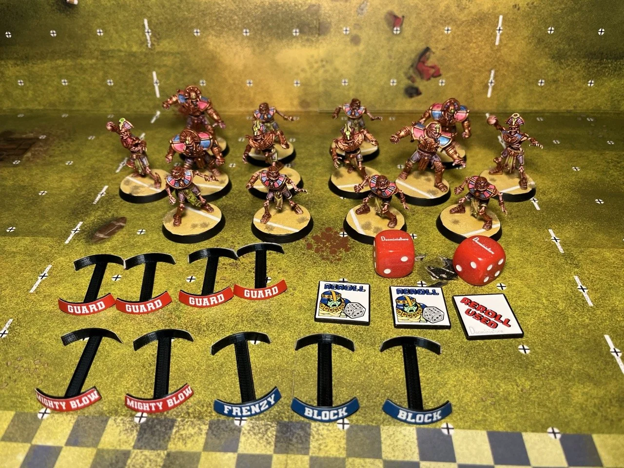 Painted Tomb Kings Blood Bowl team & accessories