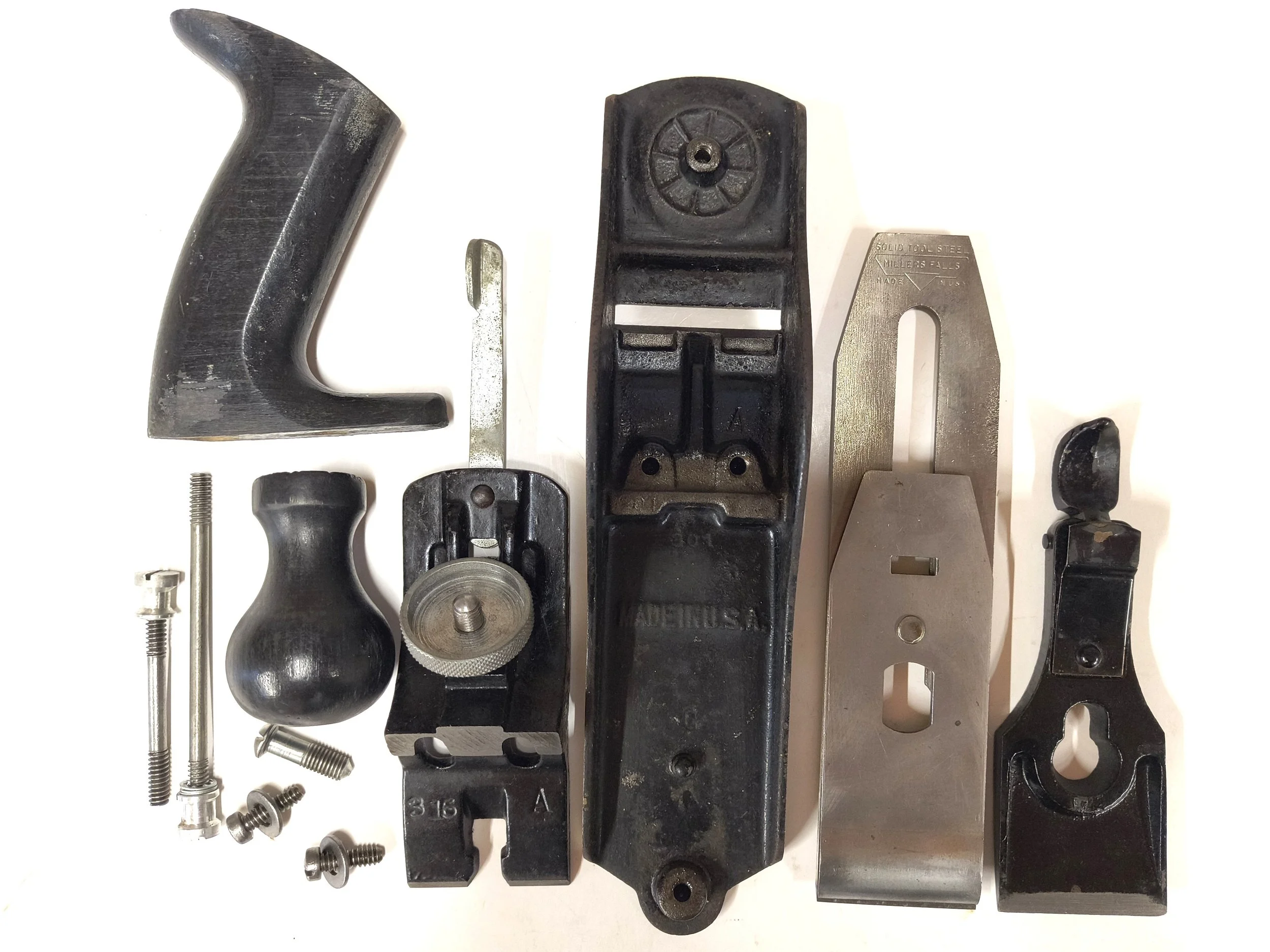 The No. 800 has waist nuts and a Solid Tool Steel trademark iron.