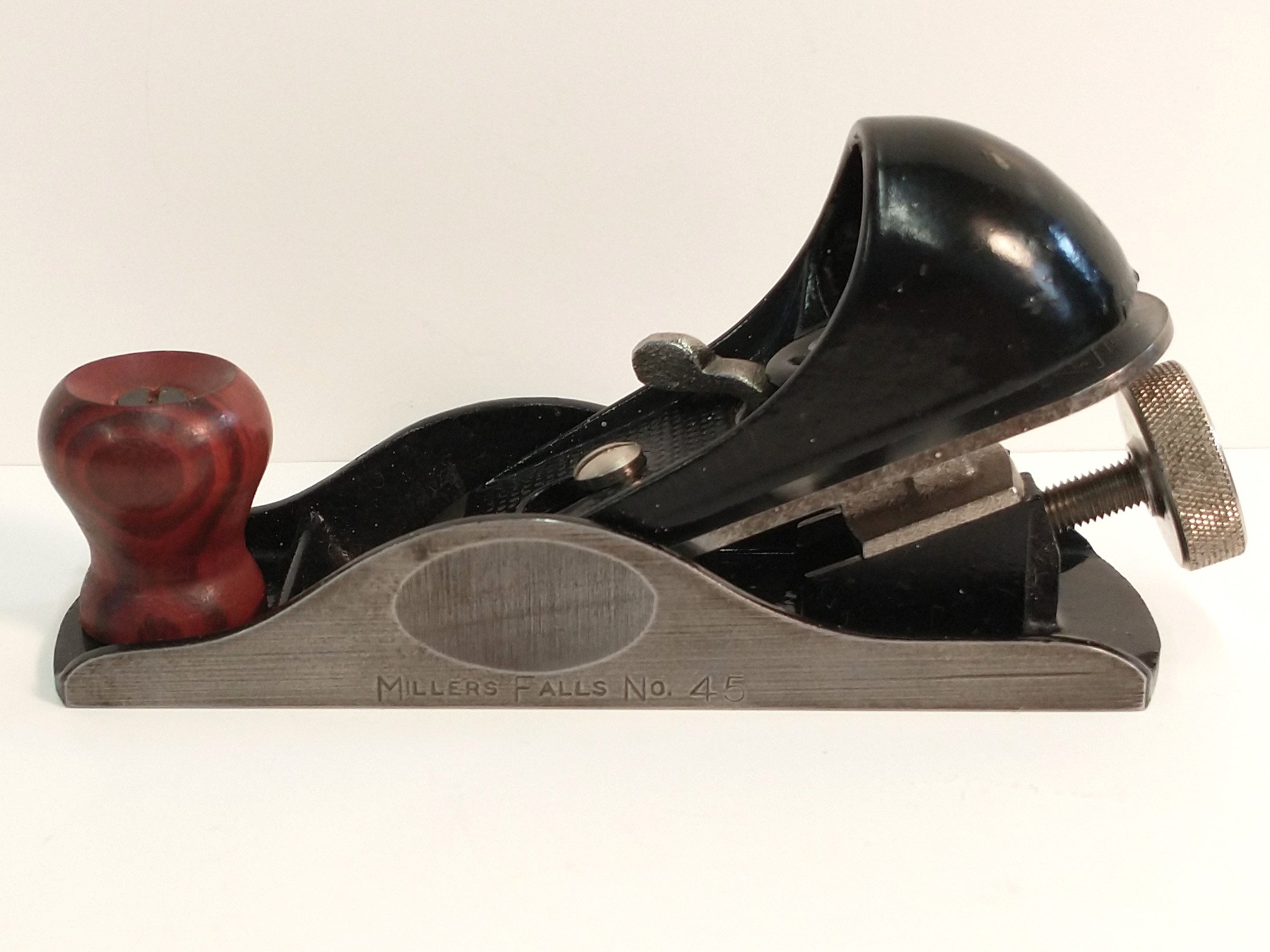 Type 2 model with the external screw to secure the knob.
