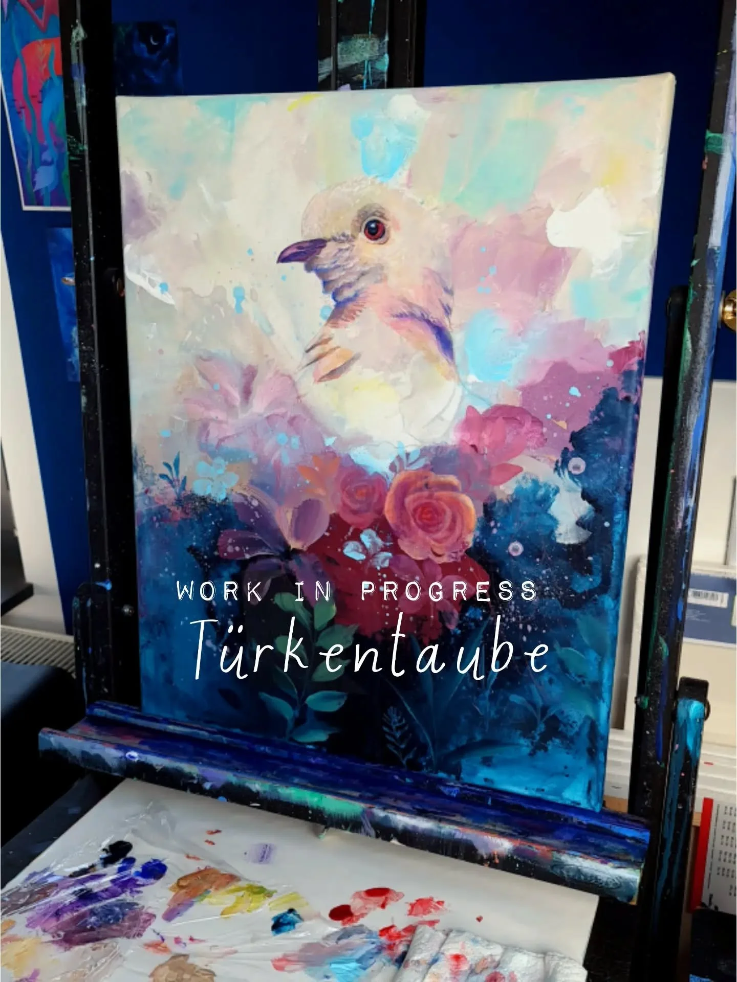 work in progress 🕊️ Acryl auf Leinwand | 40x50cm

Diesmal habe ich mich an ein paar Blumen gewagt, bin eigentlich kein Rosen Fan (mehr) aber es passte einfach dorthin 🌹

Ich wollte schon l&auml;nger eine Taube malen, eigentlich mit einer Stadttaube