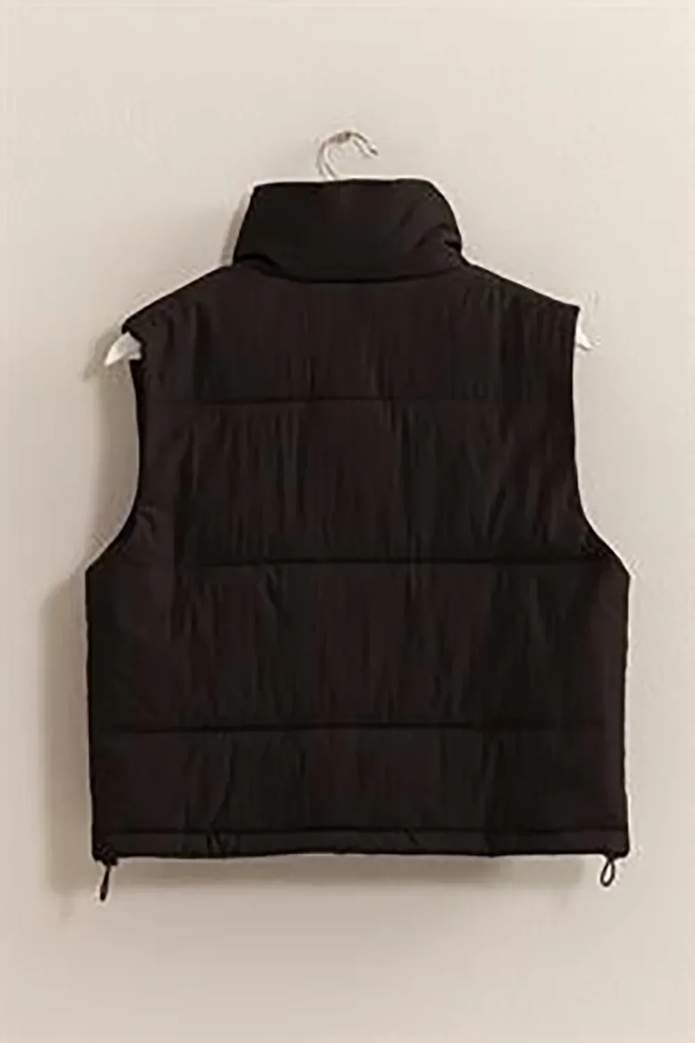 hyfve-cropped-quilted-puffer-vest-hf24f520-black-3.webp