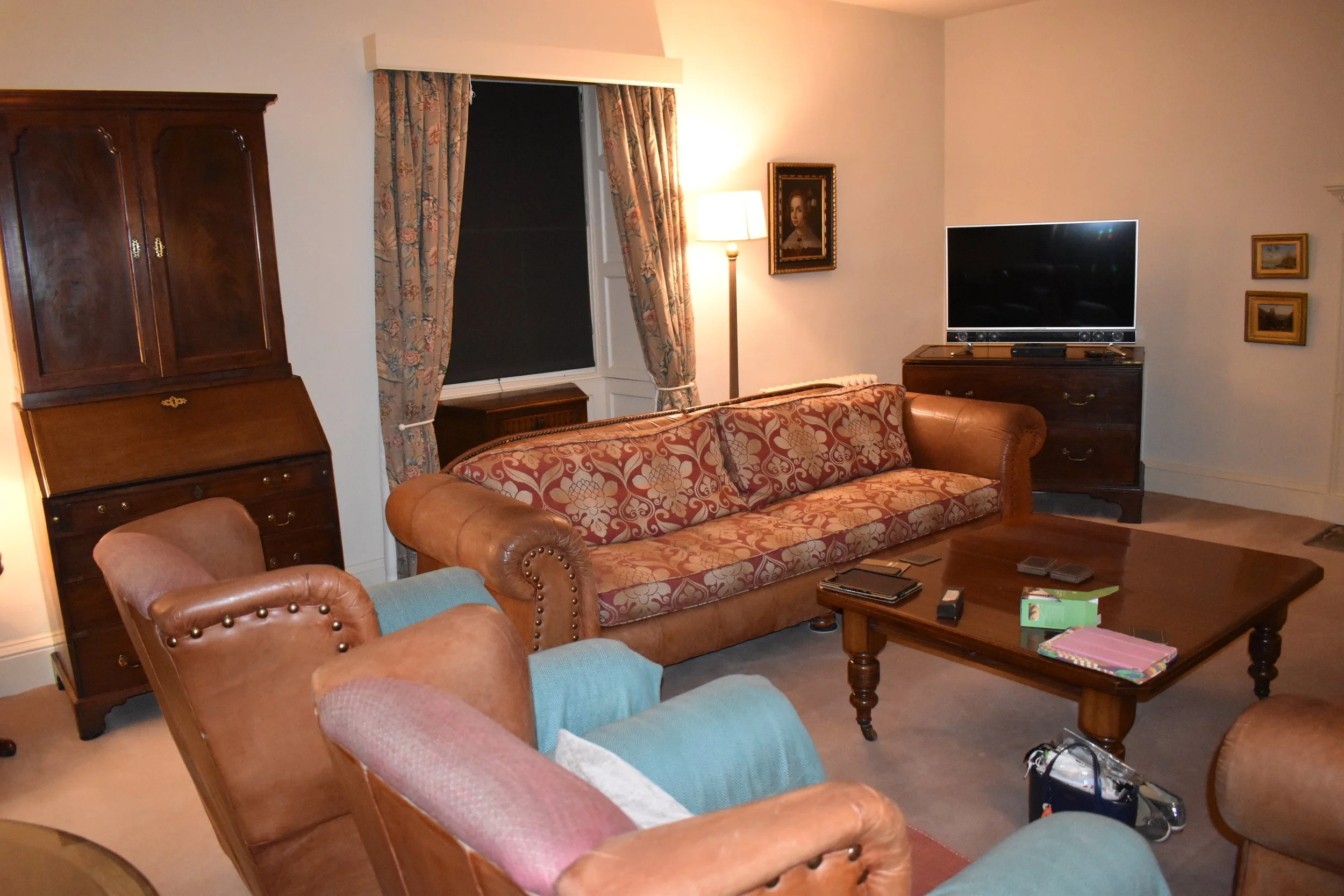 1. Greenway flat sitting room.JPG