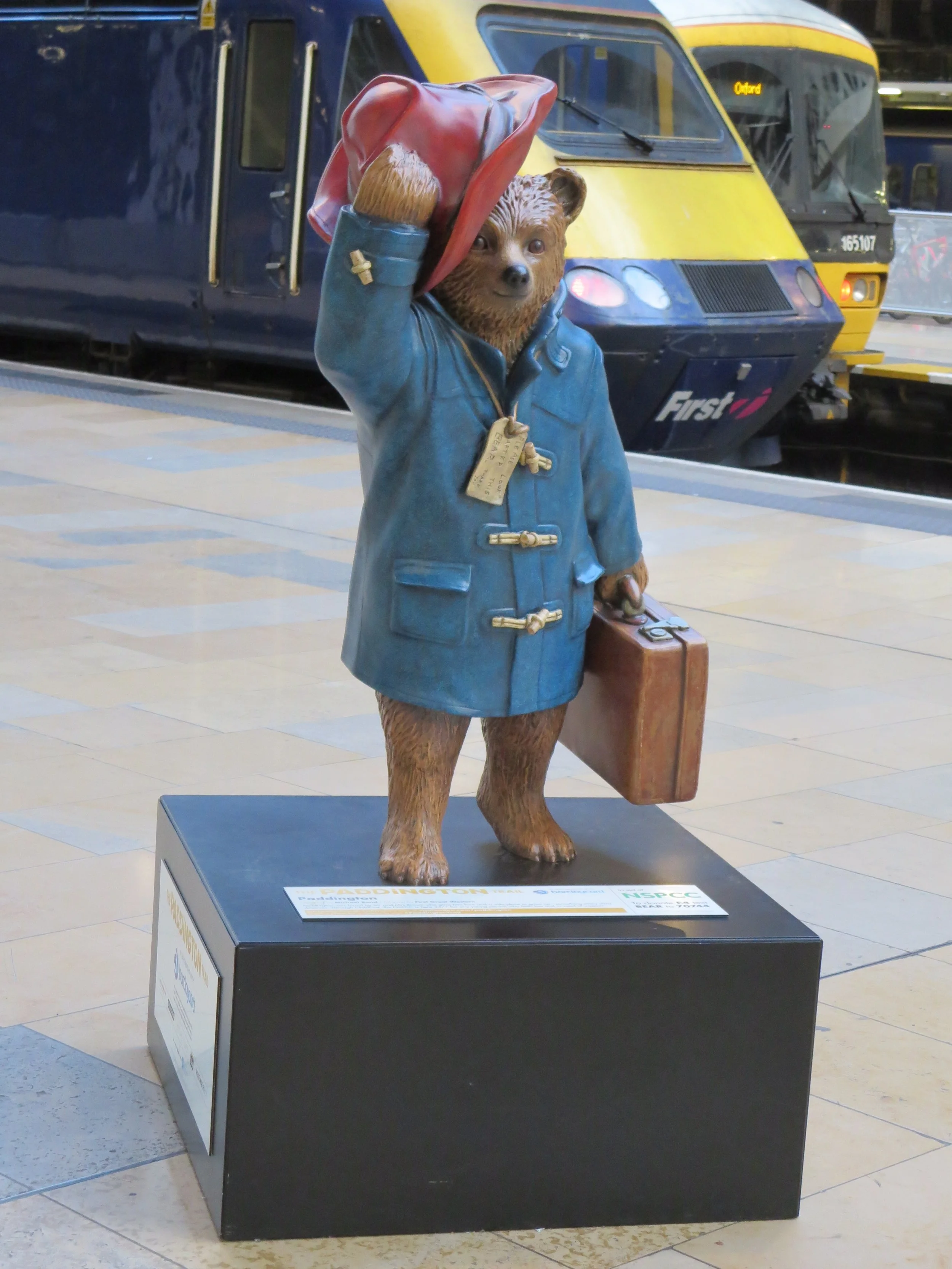 4. The bear on Platform 8, Paddington Station (Michael Bond).JPG
