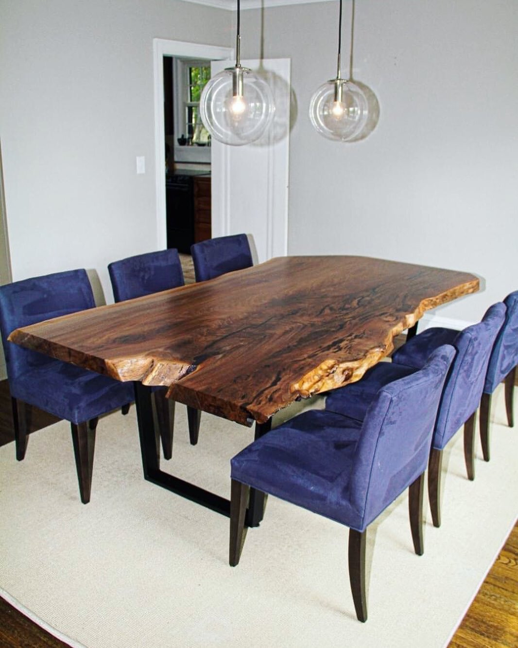 Check out this gorgeous black walnut dinning table! 🤩
Contact me today to design and build your custom table.
☎️ 952-367-7189
🌐 www.fjelstednord.com
*
*
*
#bonitaspringsfl #woodworker #customwoodfurniture #beautiful #woodworking #woodlover #customf