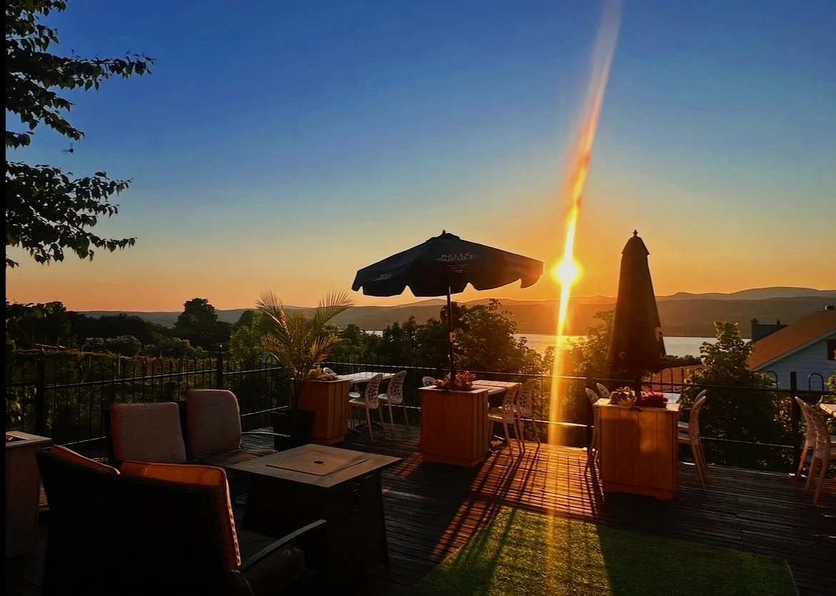 Resto poste de traite plus grande terrasse de l'île