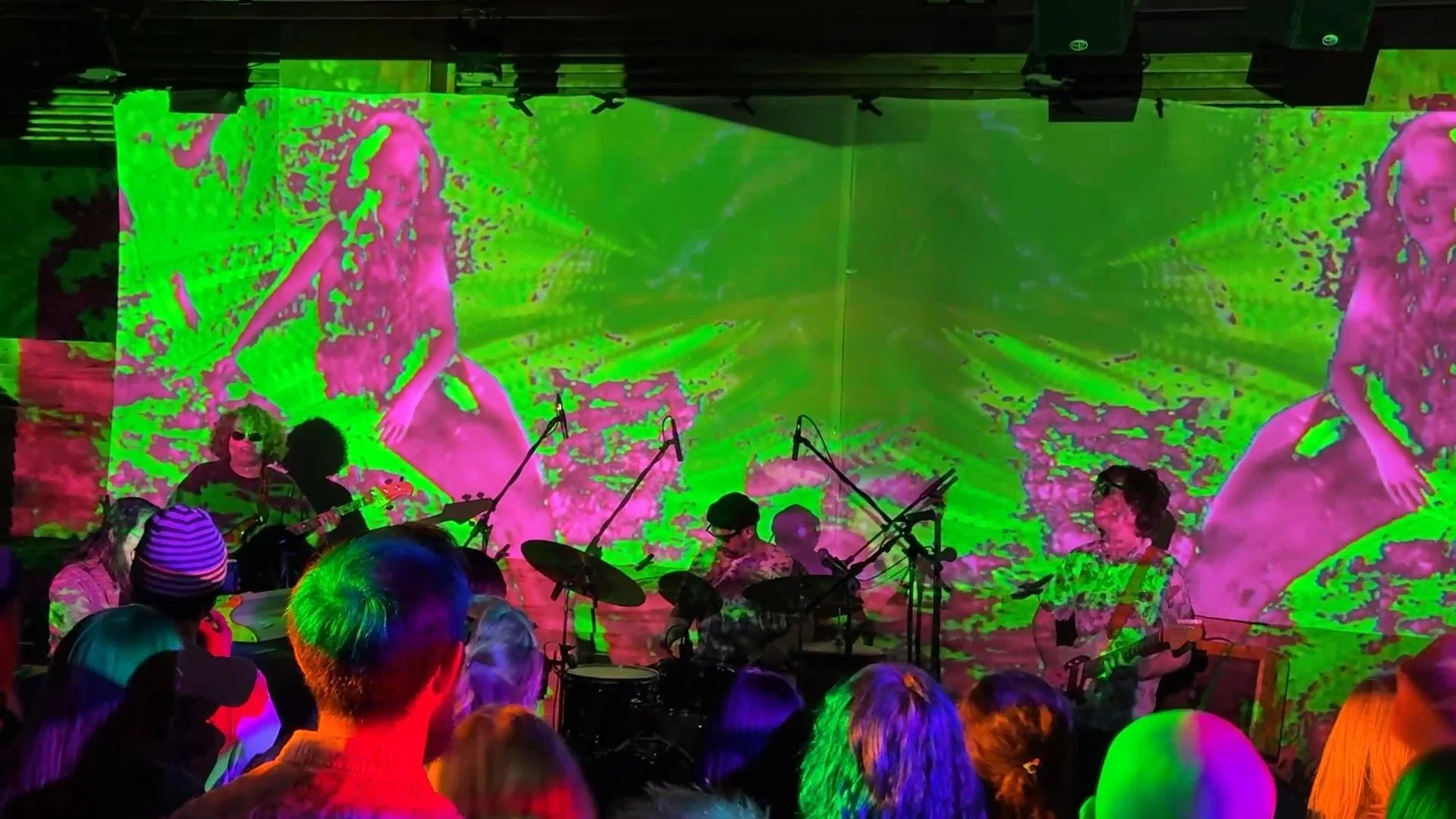 Super Nuclear - From Oil &amp; Dye to Digital the Evolution of Live Visuals in Modern Music