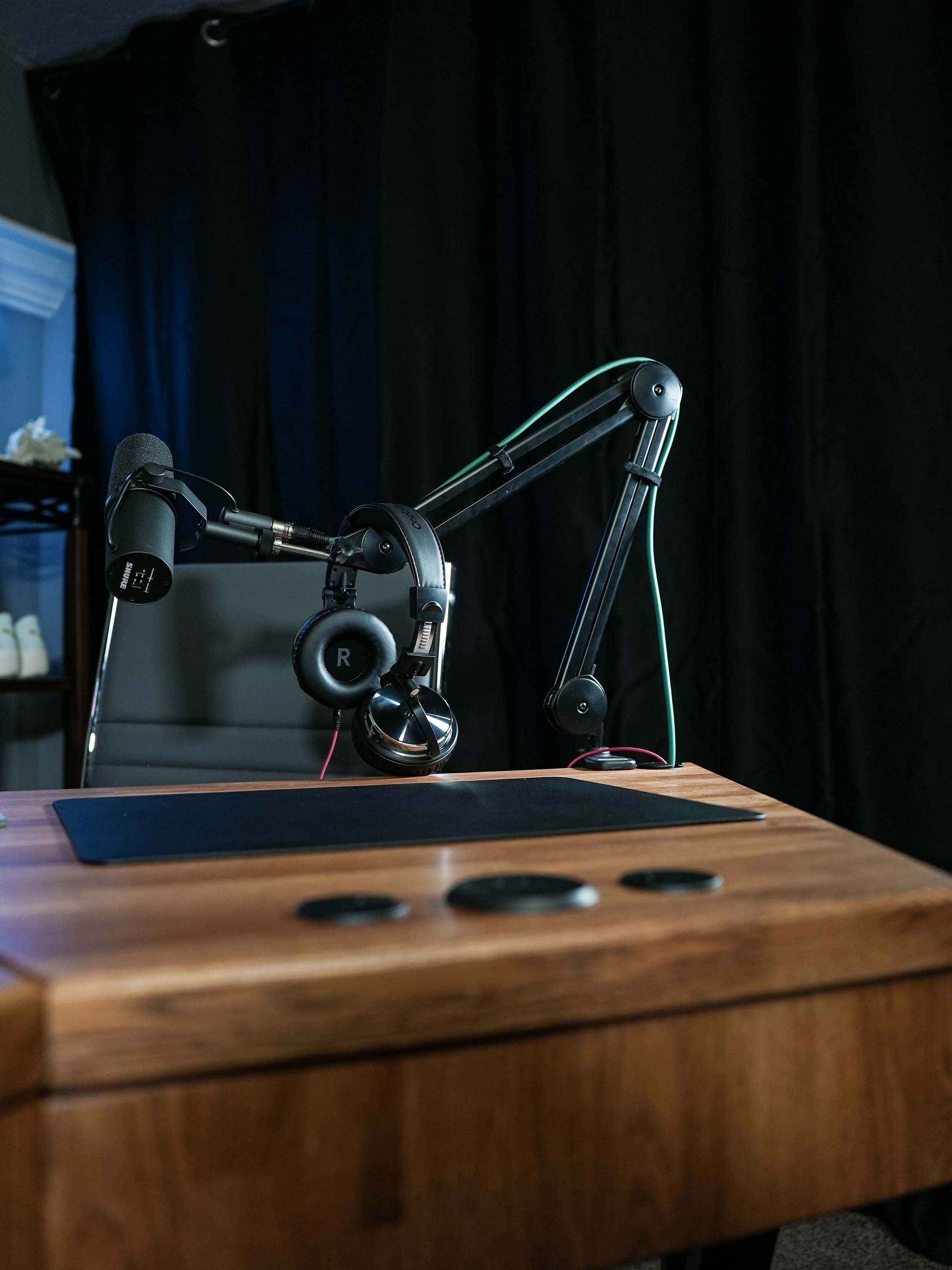 Bronze Oak Modular Podcast Table — Podcast Tables Shop