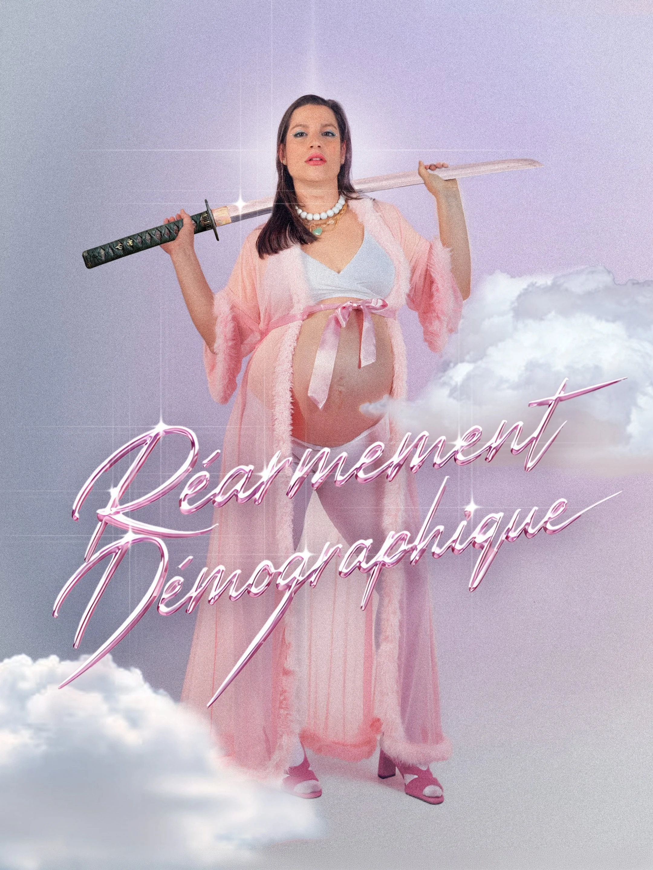 Un katana, un peignoir rose hyper kitsch et une expression &agrave; bannir : &ccedil;a donne un nouveau shooting o&ugrave; j&rsquo;assume pleinement ma DA too much&hellip; en esp&eacute;rant secr&egrave;tement que d&rsquo;autres personnes partagent l