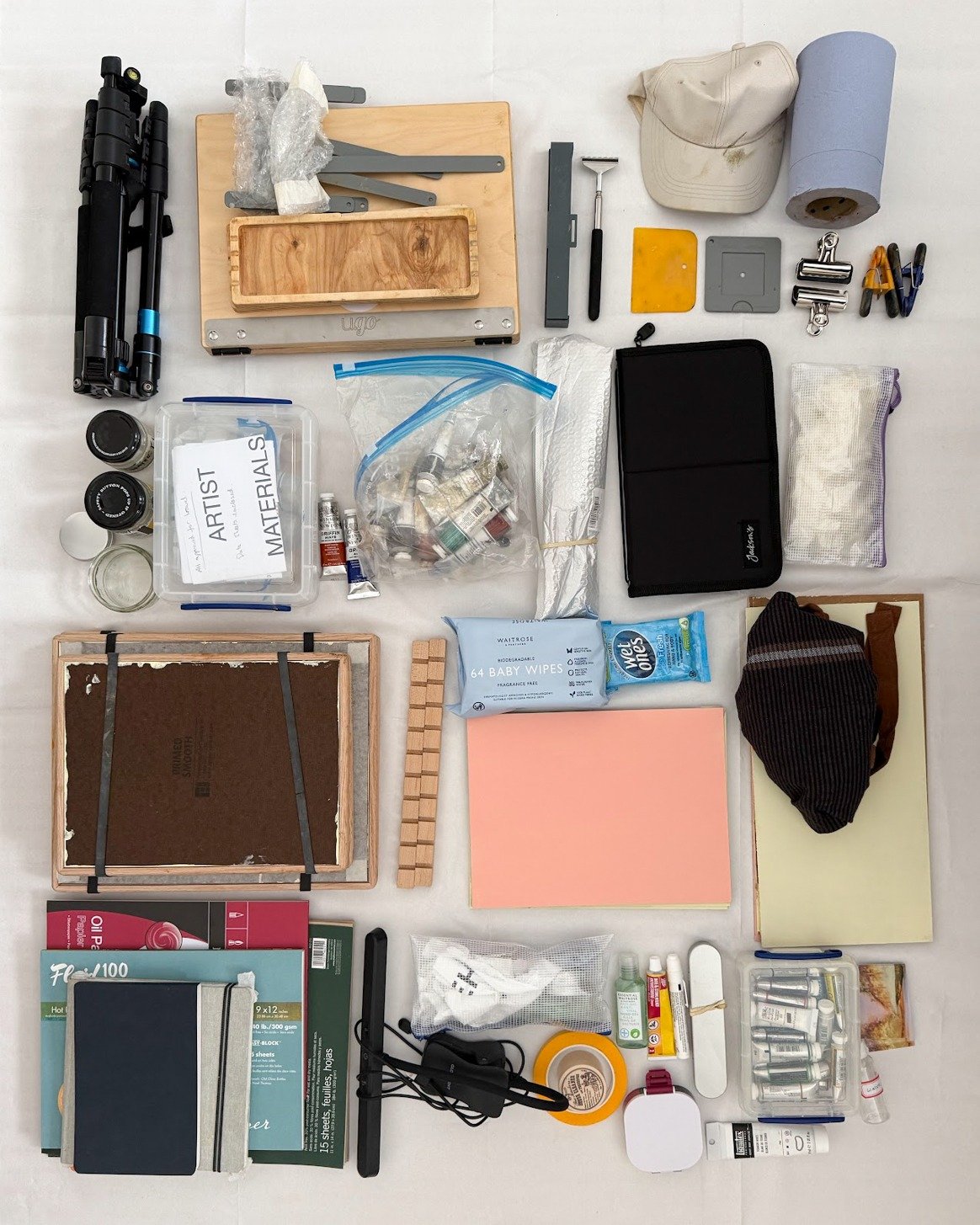 Packing up and heading off for a week of painting!  Whoo hoo!

What I'm taking with me:

Pochade &amp; tripod (Ugo by New Wave)
Oil paints (MH &amp; WN)) &amp; Gouache (Holbein &amp; WN)
Michael Harding Miracle Medium MMO - solvent free, plant based 