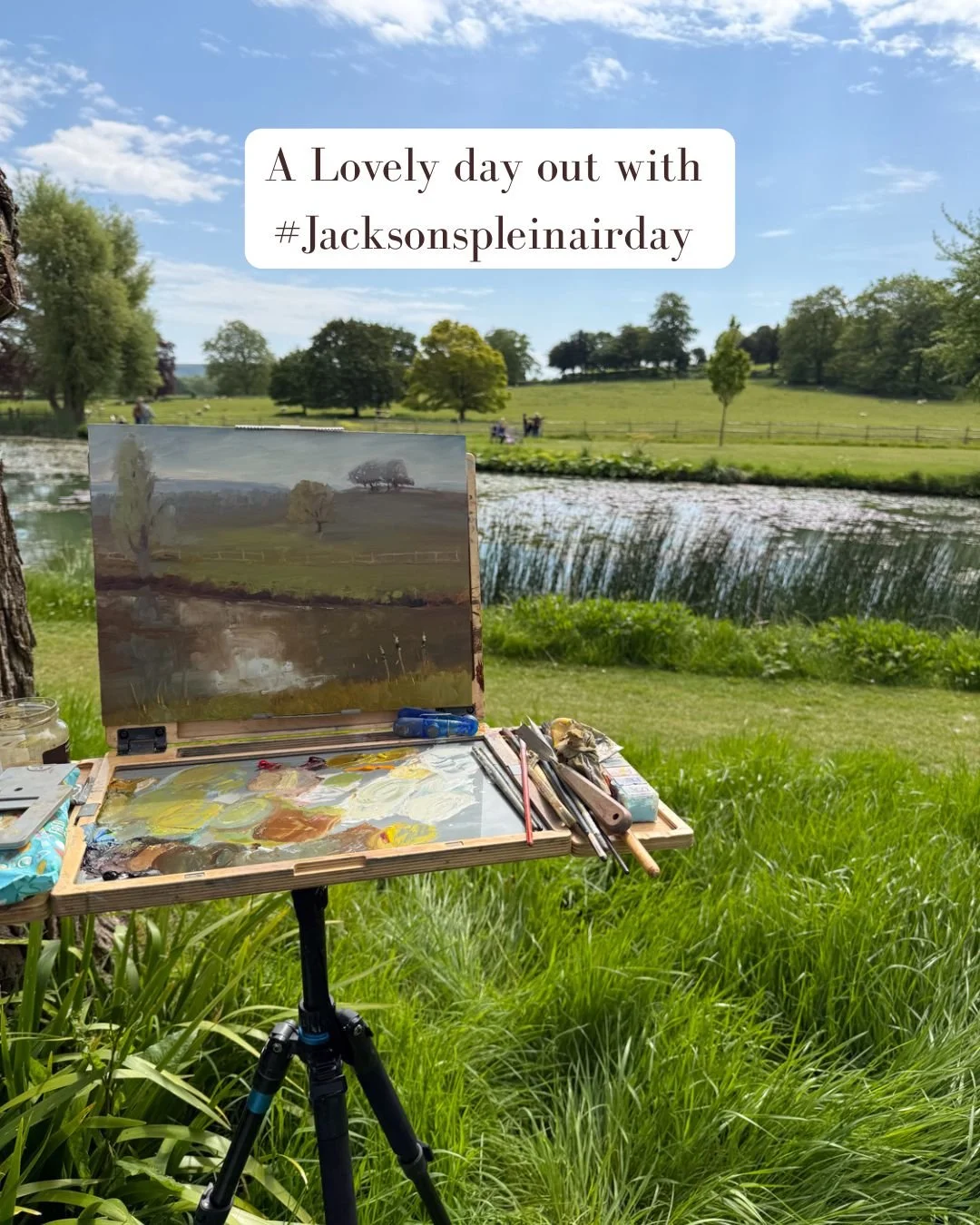 It was a lovely day yesterday painting at Glyndebourne Opera House with Jackson's Art. There was a massive turn out - I would guess about 150 other artists.  It was the first time I've done anything like this before and we were  lucky with sunny and 