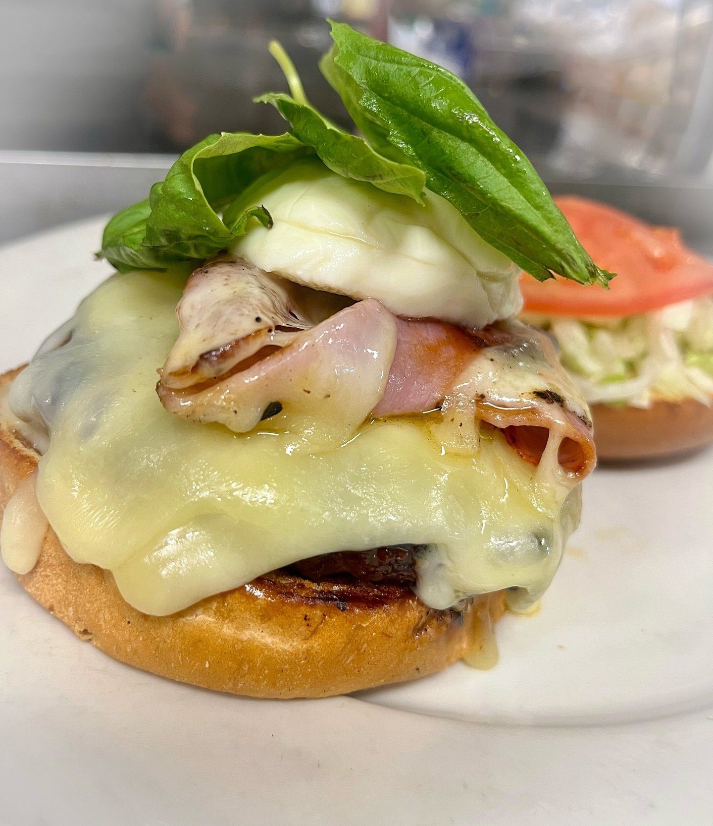 .
&bull;&bull;𝓑𝓾𝓻𝓰𝓮𝓻 𝓸𝓯 𝓽𝓱𝓮 𝓦𝓮𝓮𝓴&bull;&bull;
&mdash;8oz. burger patty topped with Ham, pepperoni, salami, provolone, lettuce, tomato, mayo, fresh Mozzarella, and Basil 👀😍 available all week!

#burgeroftheweek #italianstallion #italia