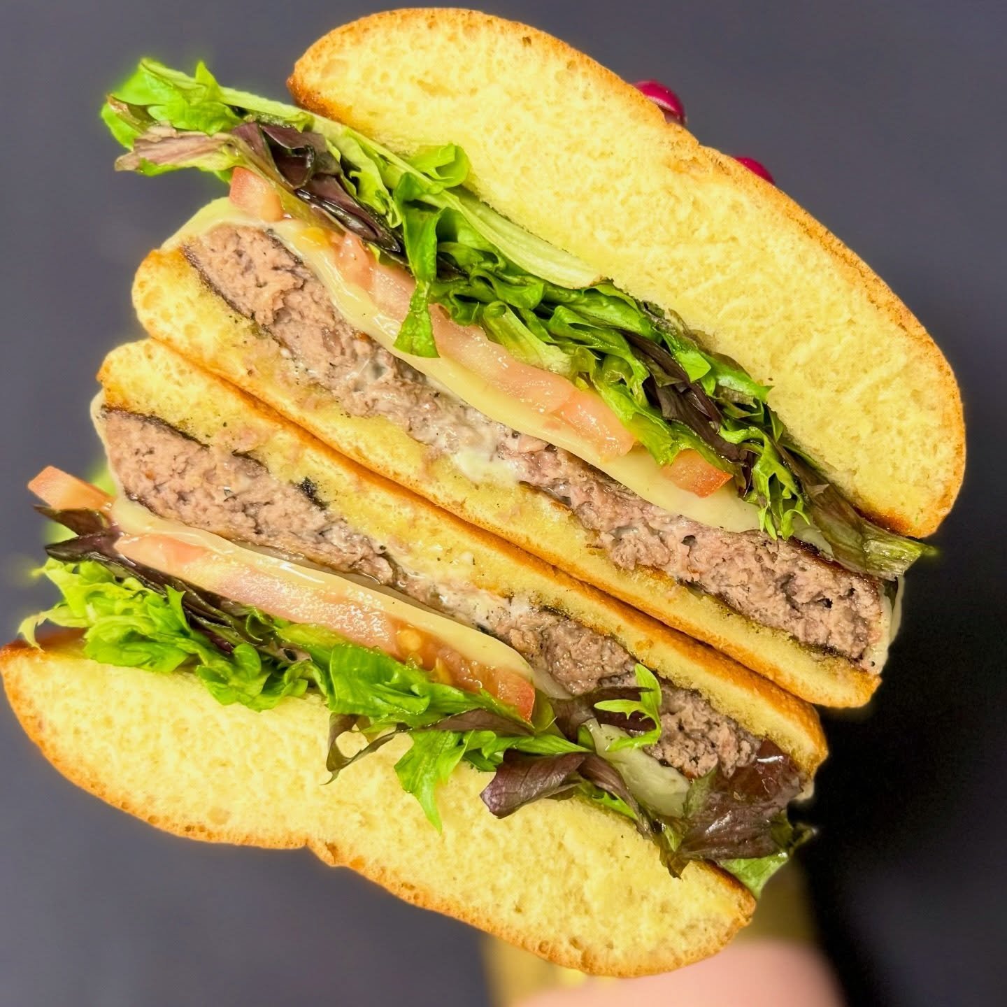 ‼️ BURGER OF THE WEEK ‼️ 

🦬 🍔 BISON BURGER: topped with Gruy&egrave;re cheese, spring mix, tomato, and garlic aioli on a toasted brioche bun. Served with choice of a side! 

😊😊😊