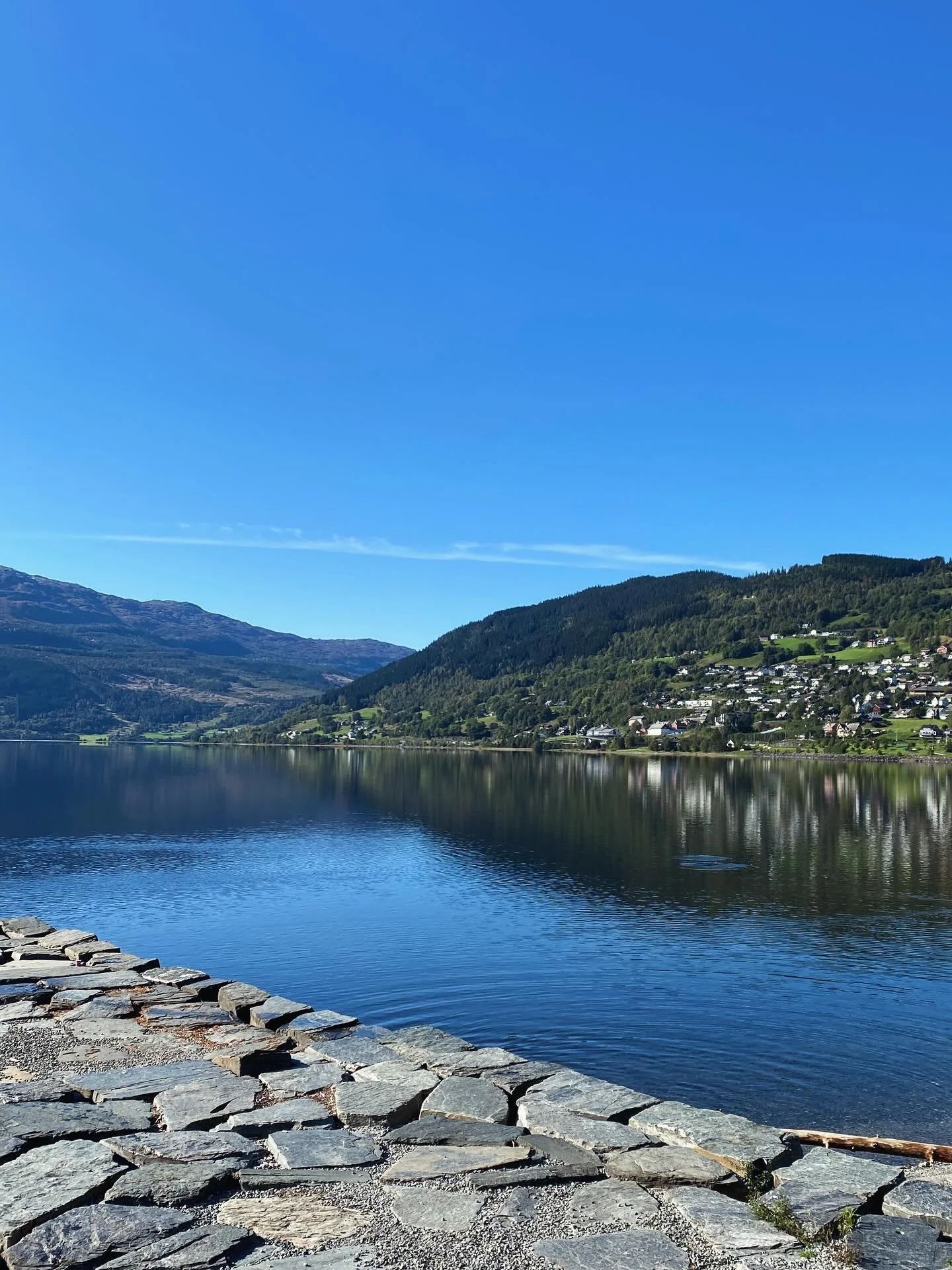 September 🍂 og haustdagar som dette☀️🥰

Kj&oslash;leg morgon, nydeleg i sola utp&aring; dagen, rusletur, god prat &amp; veninnetid 🥰 Jatakk til fleire slike dagar! 

#h&oslash;stdager #solskinnsdag #utp&aring;tur #kvalitetstid #vennskap #blikkstil