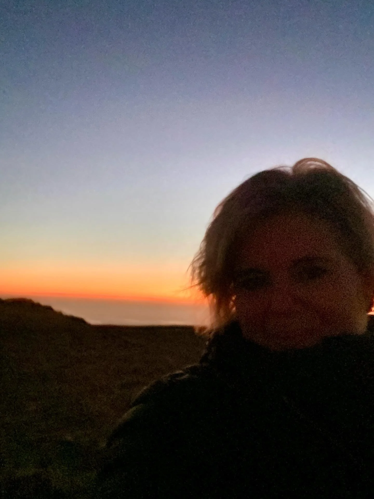 Nydeleg minne fr&aring; 2. joledag 😍 med solnedgang over Vesterhavet, sett fr&aring; Rubjerg Knude Fyr 🇩🇰

#utp&aring;tur #solnedgang #rubjergknude #vesterhavet #julen2025