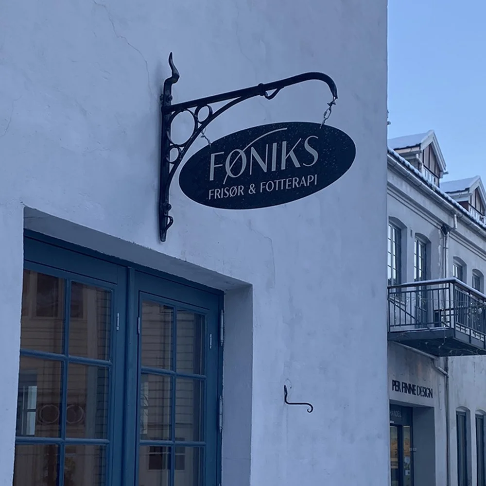 Føniks frisør & fotterapi, Voss // Logodesign, visuell identitet, merkevarebygging, trykksaker, profilering, skilting  // © Design by Giske 2026