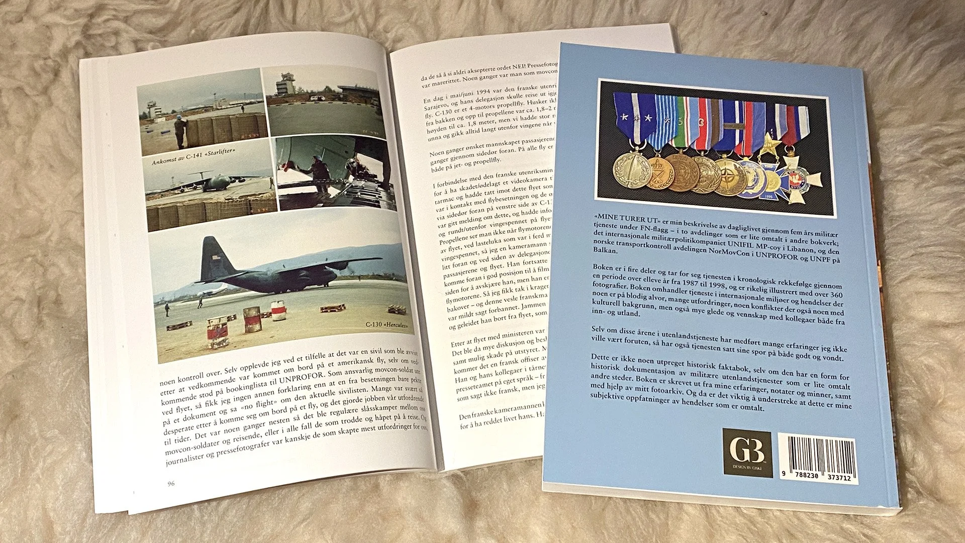 Bokdesign "Mine turer ut - 5 år i FN-tjeneste på Balkan og i Midtøsten" av Tor H. Berland // Grafisk design, setting av bok, illustrasjoner, bilder til trykk, layout // © Design by Giske, desember 2025