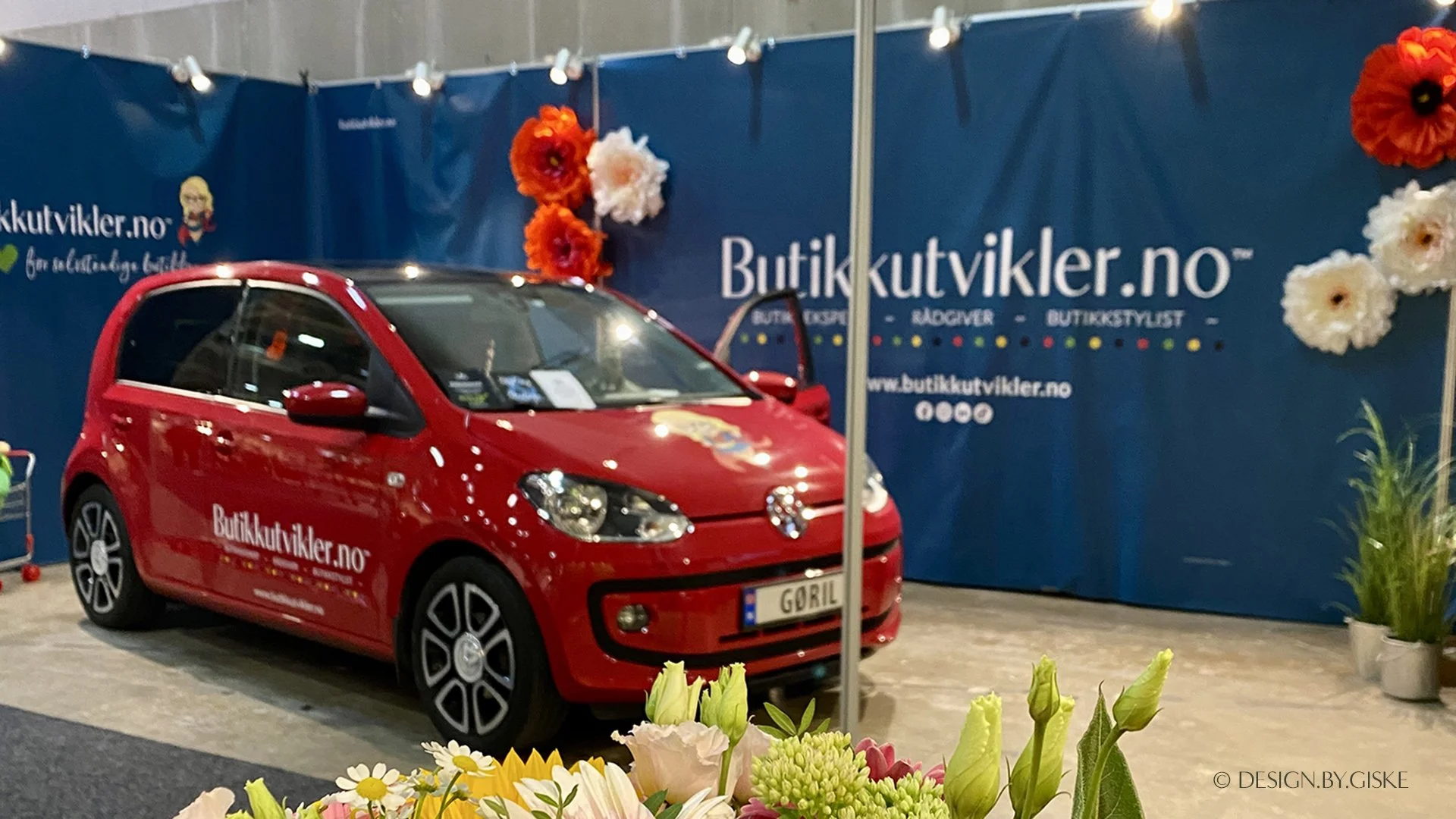 Butikkutvikler AS - design messestand - Oslo design fair høst 2025 // logo - identitet - profilering - merkevarebygging // © Design by Giske