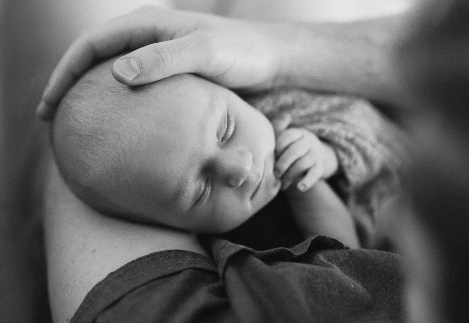 newborn-photography-heart-sung-photography