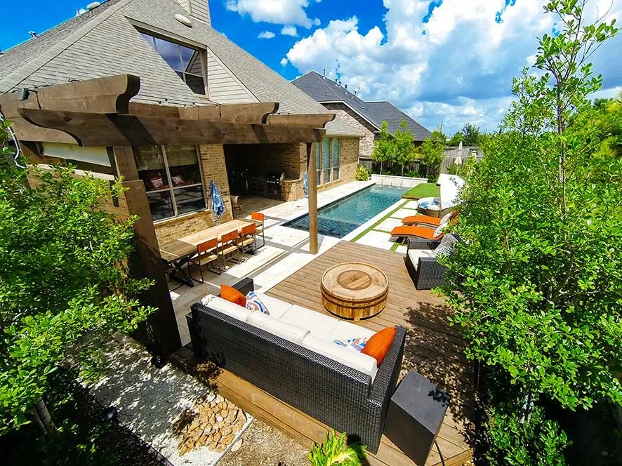 ELEVATE YOUR OUTDOOR LIVING