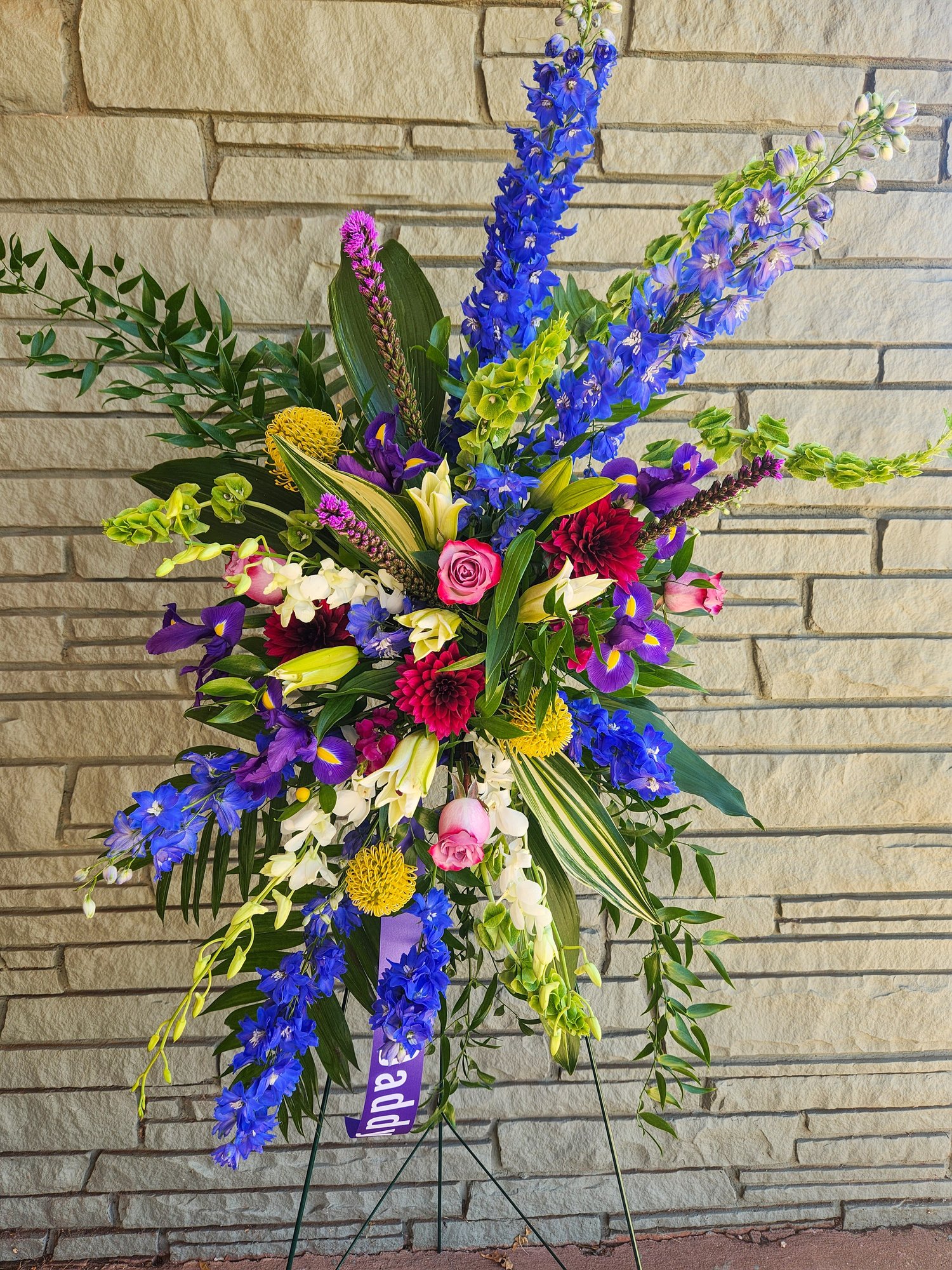 Sympathy Standing Easel — Amarillo Florist