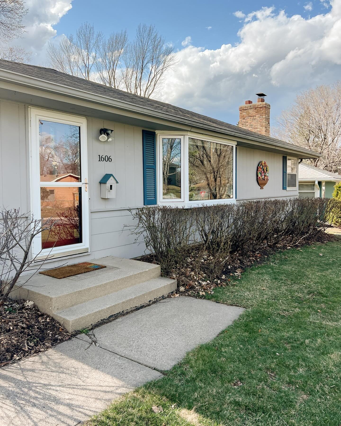 ✨New Listing✨

This charming little St. Louis Park rambler hits the market tomorrow (4/11). Hardwood floors, 3 bedrooms on one level, updated kitchen and a two car garage. Cozy fireplace in the basement with room to add a 4th bedroom.

If you&rsquo;r