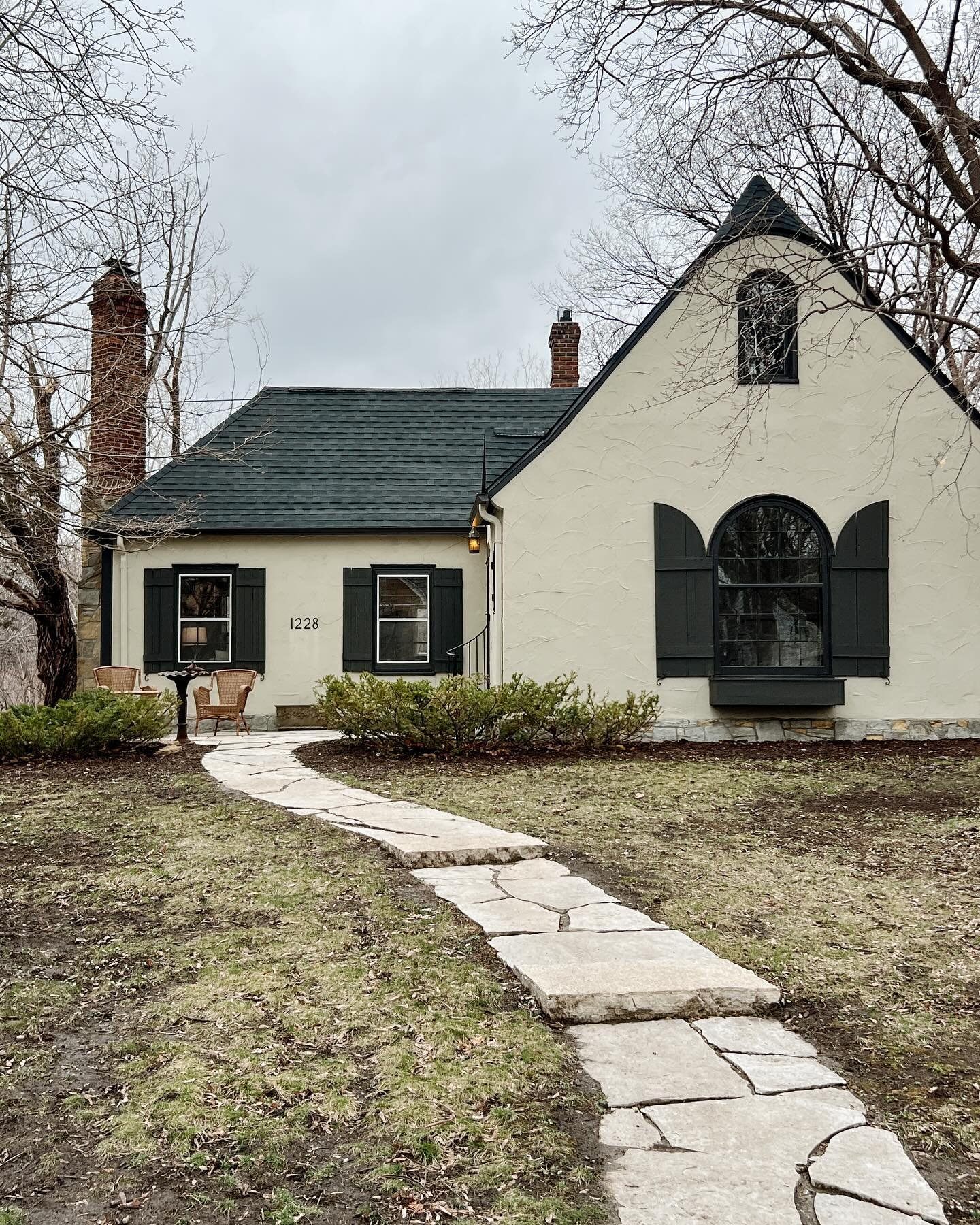 Lovely little Bryn-Mawr home with loads of character. Barrel and beamed ceiling, original hardwood floors and tile, Big windows, plastered walls. Close to Brownie and Cedar lake!

Interested in finding your own home to love? Fill out my &lsquo;buy wi