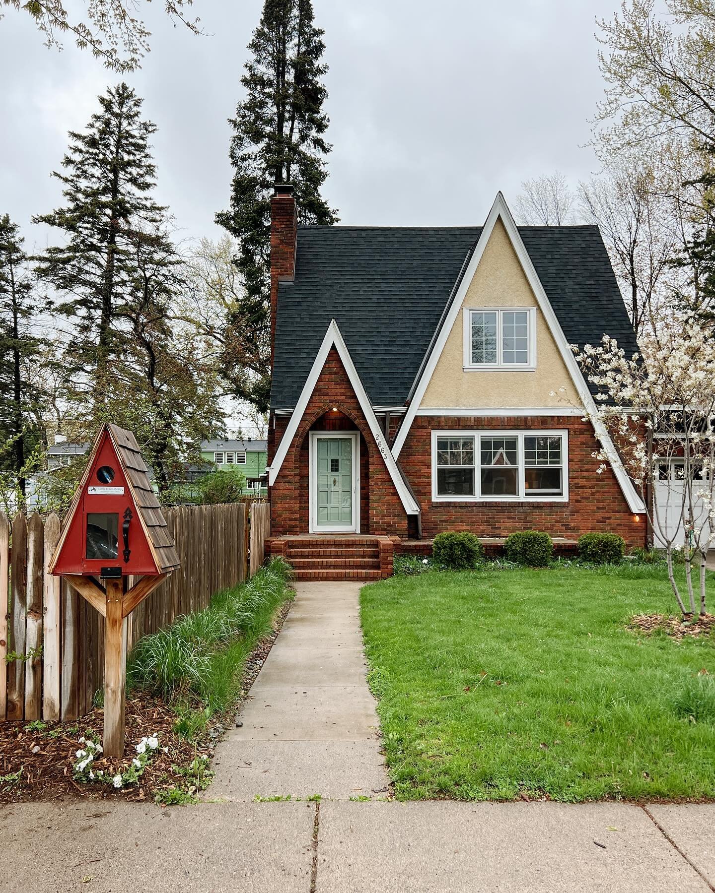 1936 Storybook tudor for sale in North St. Paul. Charming details, oversized lot. One of the cutiest exteriors I&rsquo;ve seen in a while!

Interested in finding your own home to love? Fill out my &lsquo;buy with me&rsquo; contact form in my profile 