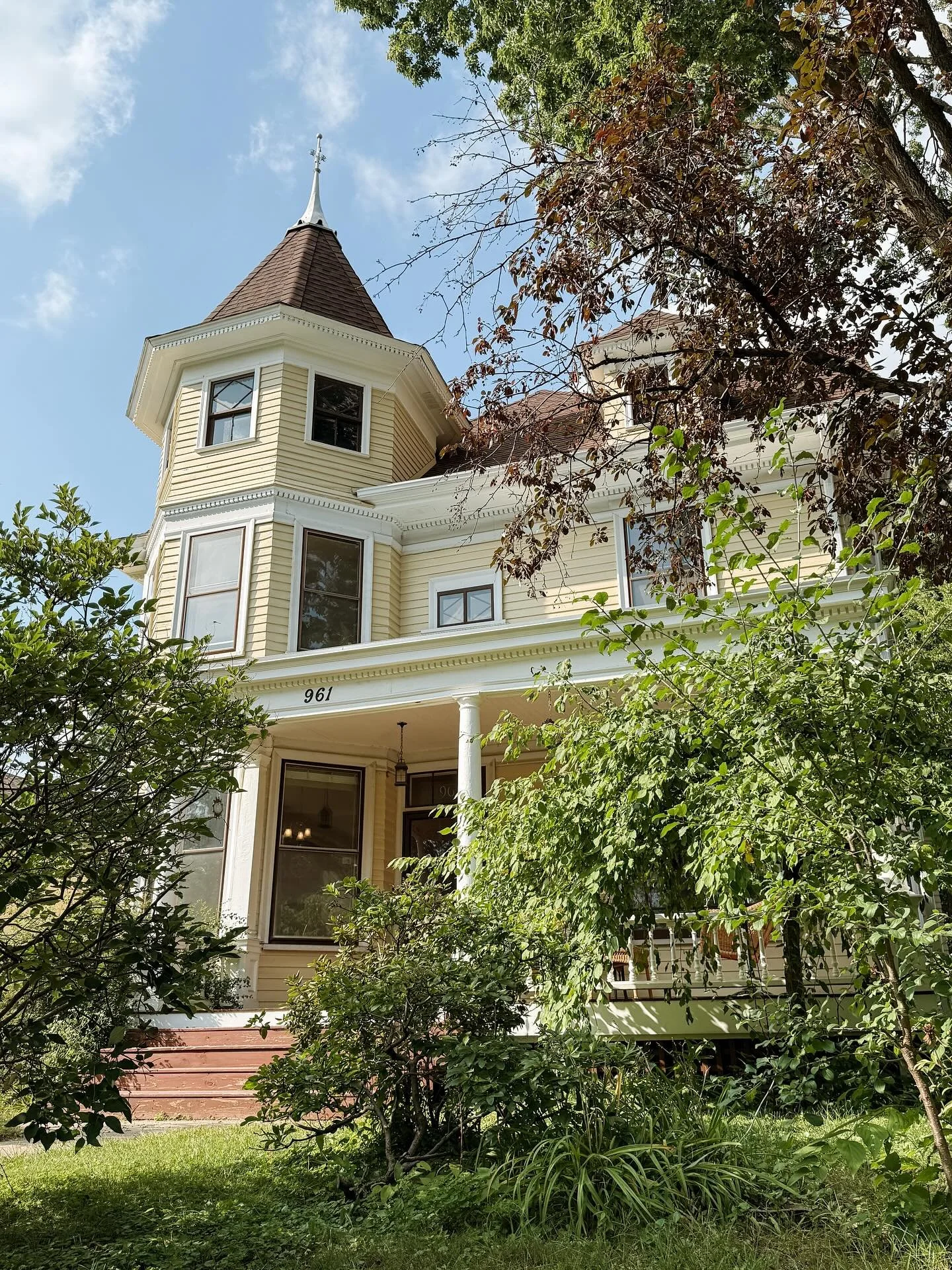 Lovely 1897 Victorian off Portland Ave in St. Paul. I loved the flow of this home, tall ceilings, and original character. 

Interested in finding your own home to love? Fill out my &lsquo;buy with me&rsquo; contact form in my profile and we&rsquo;ll 