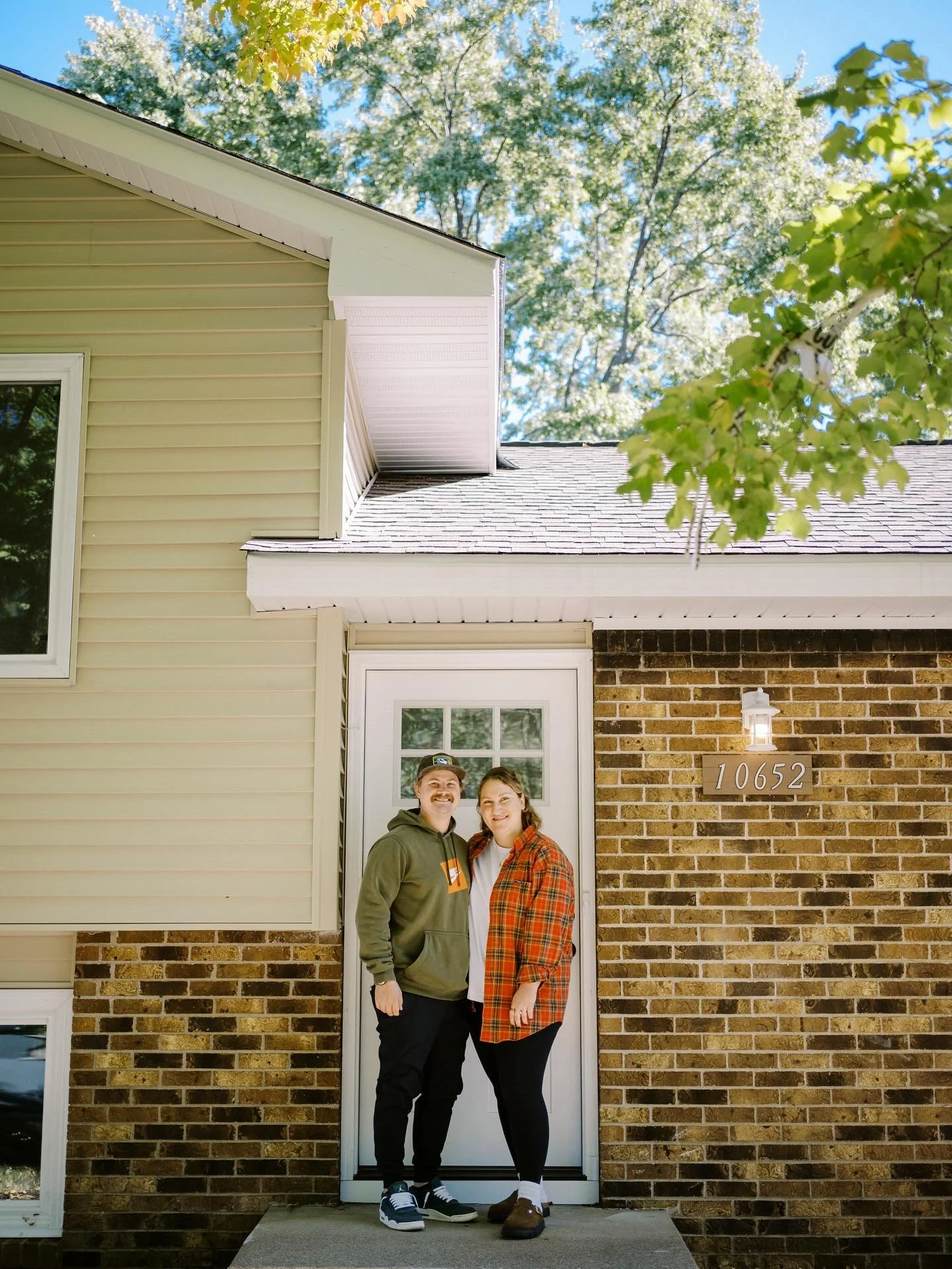 Welcome home, Bonnie &amp; Brett! 🏡🎉